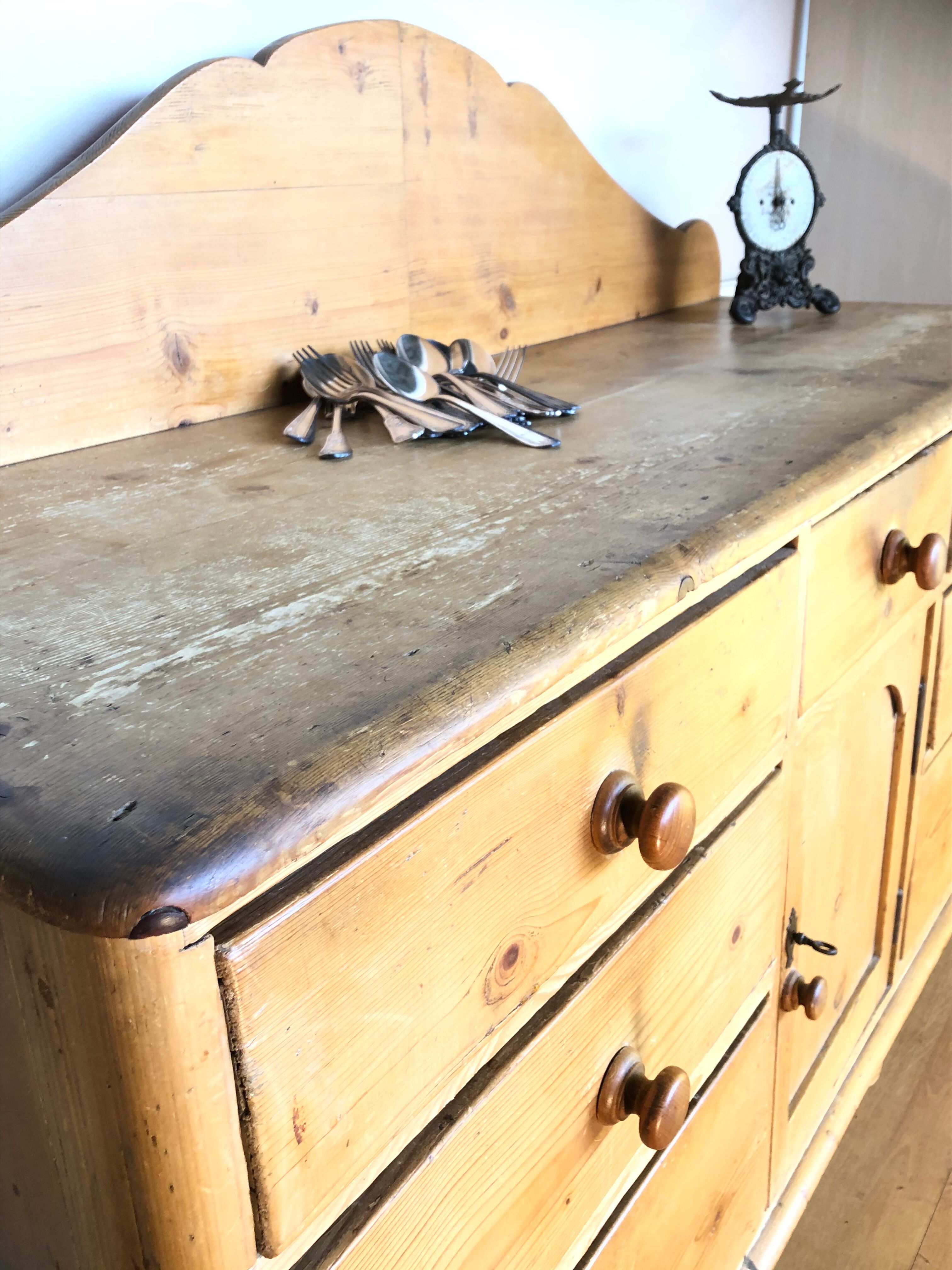 Pine kitchen buffet 1900