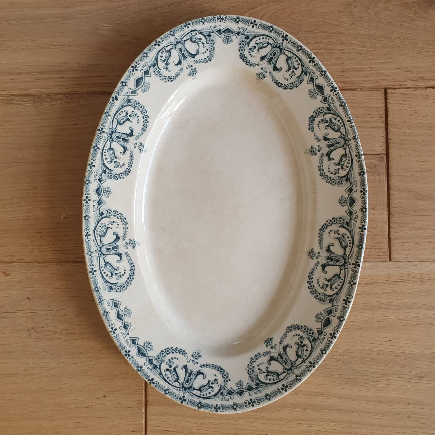 Oval plate Terre de Fer Garland