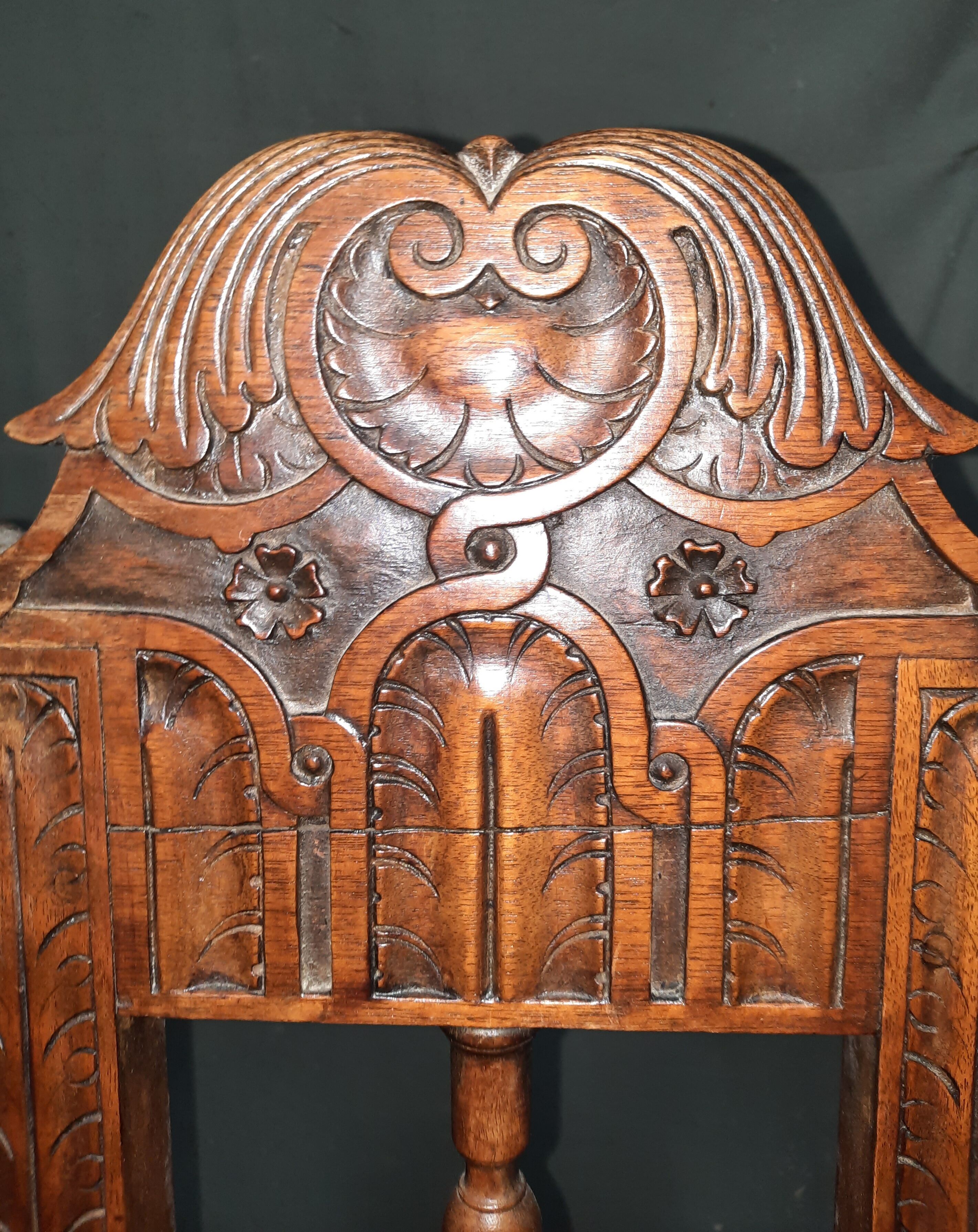 Fauteuil de type Moyen Âge