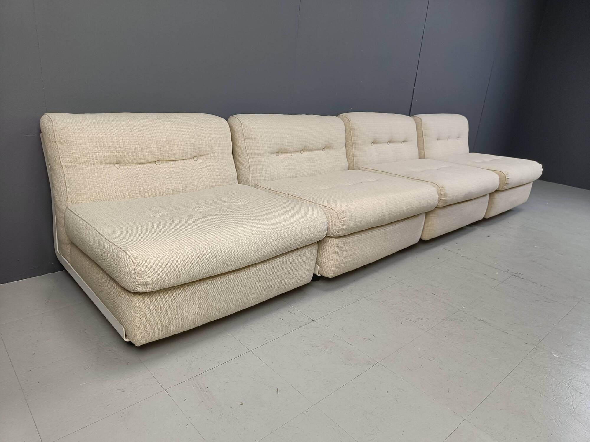 Set of 4 Amanta sofas by Mario Bellini for C&B Italia, 1970s