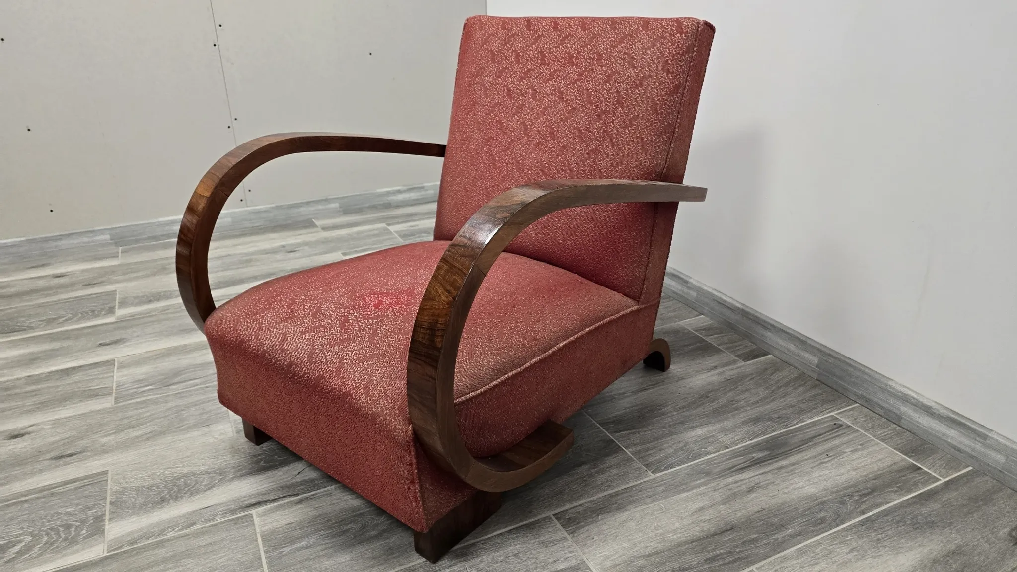 Art Deco Lounge Chair by Jindrich Halabala