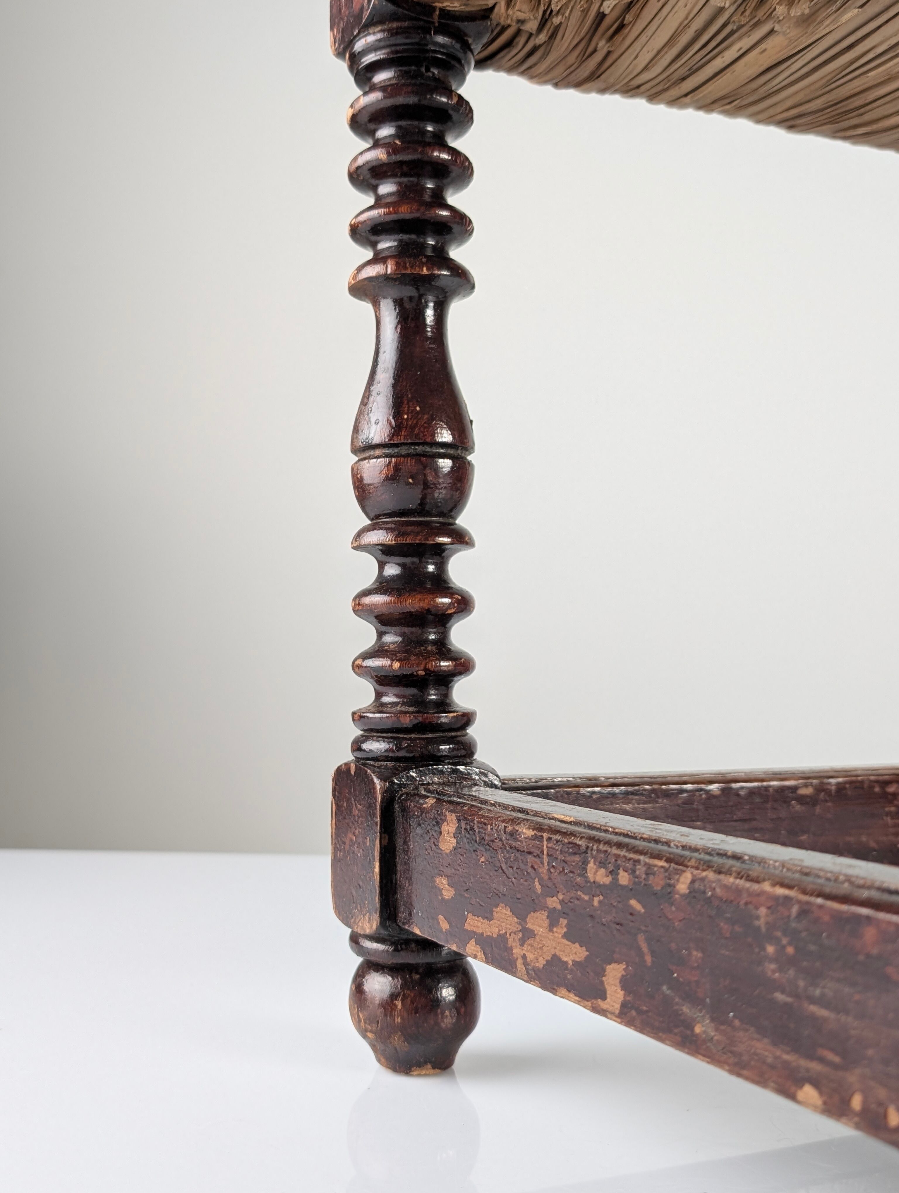 Traditional Spanish rush bench with turned legs, 1940s