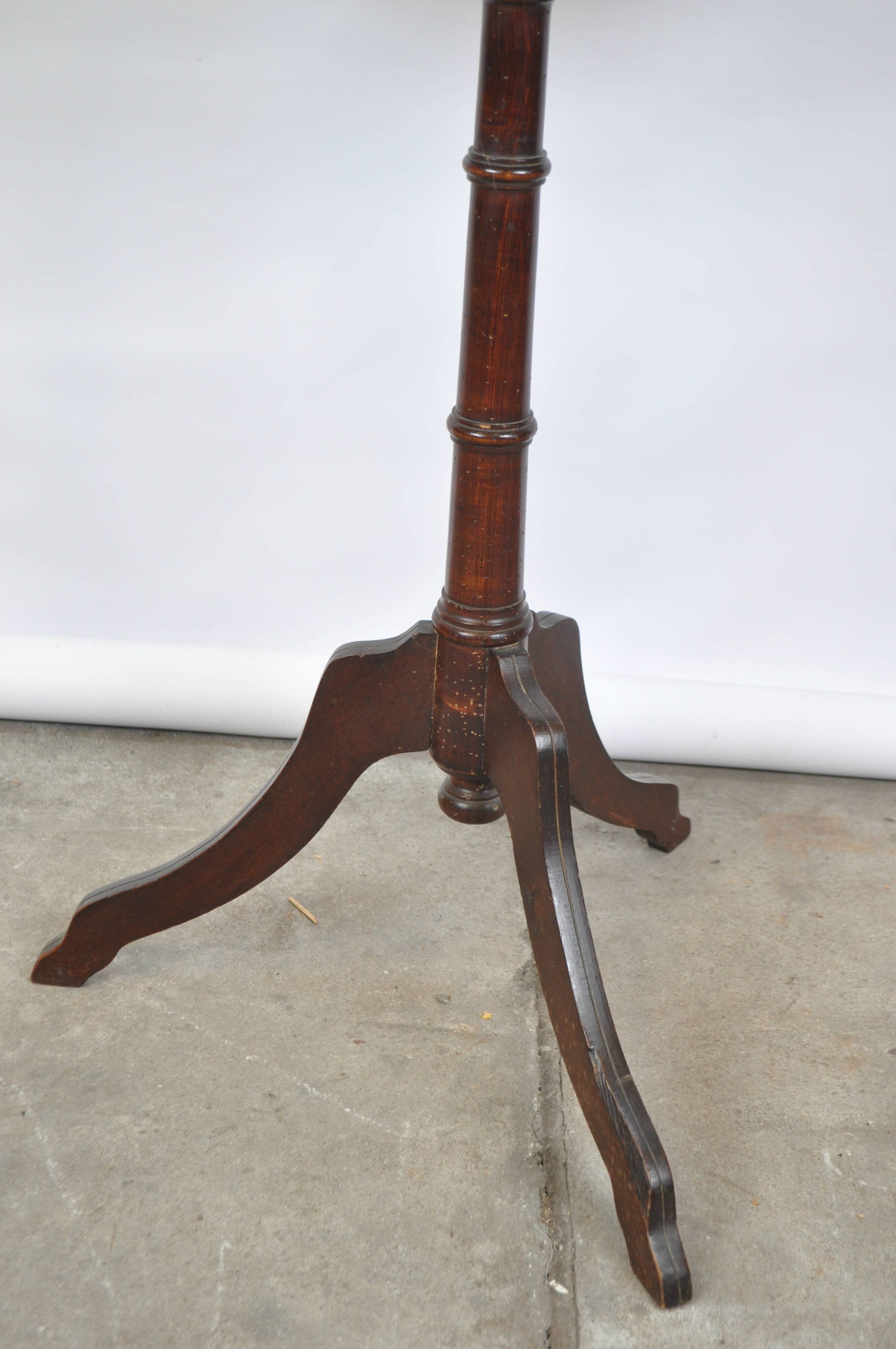 Guéridon en bois