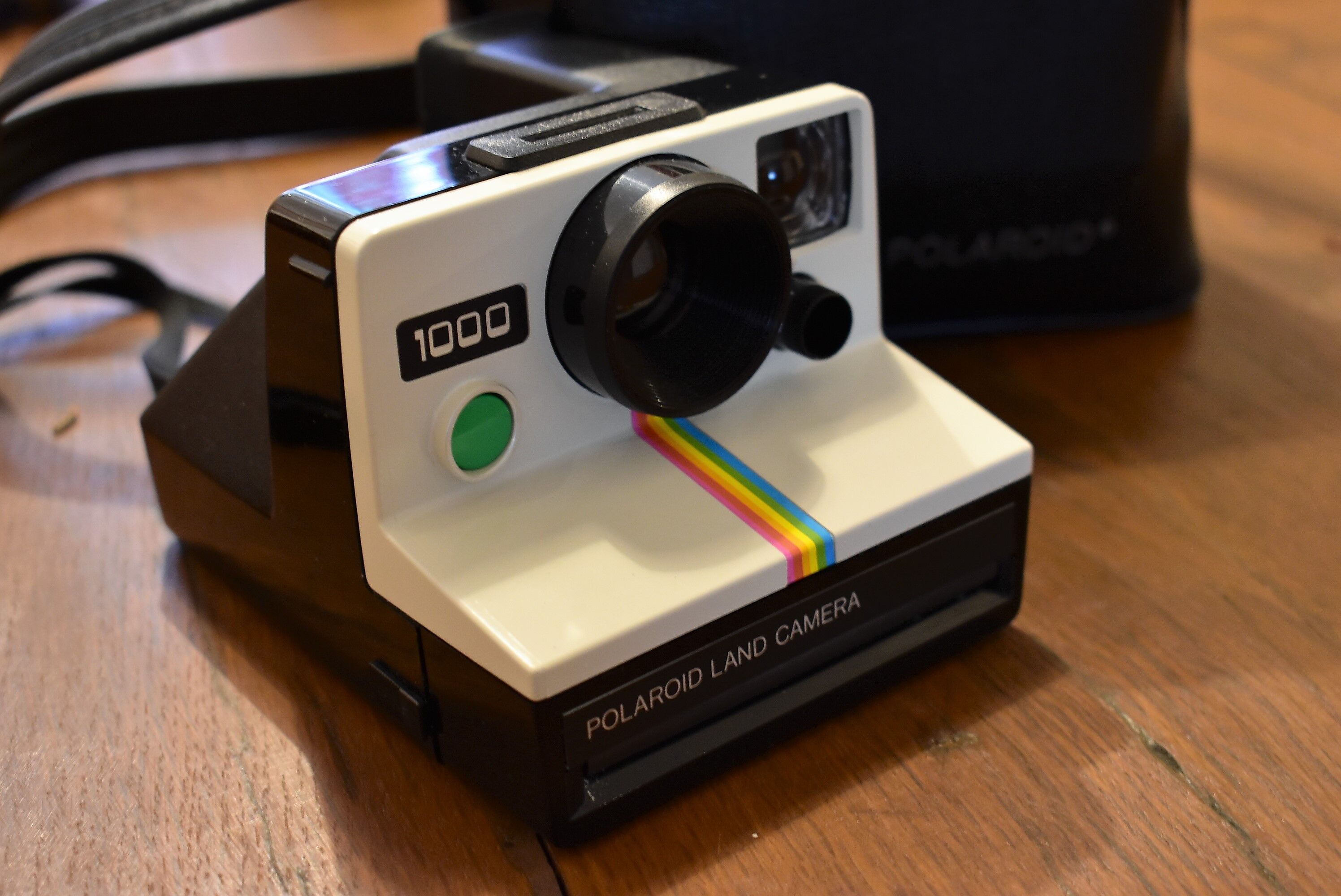 Polaroid 1000 green button