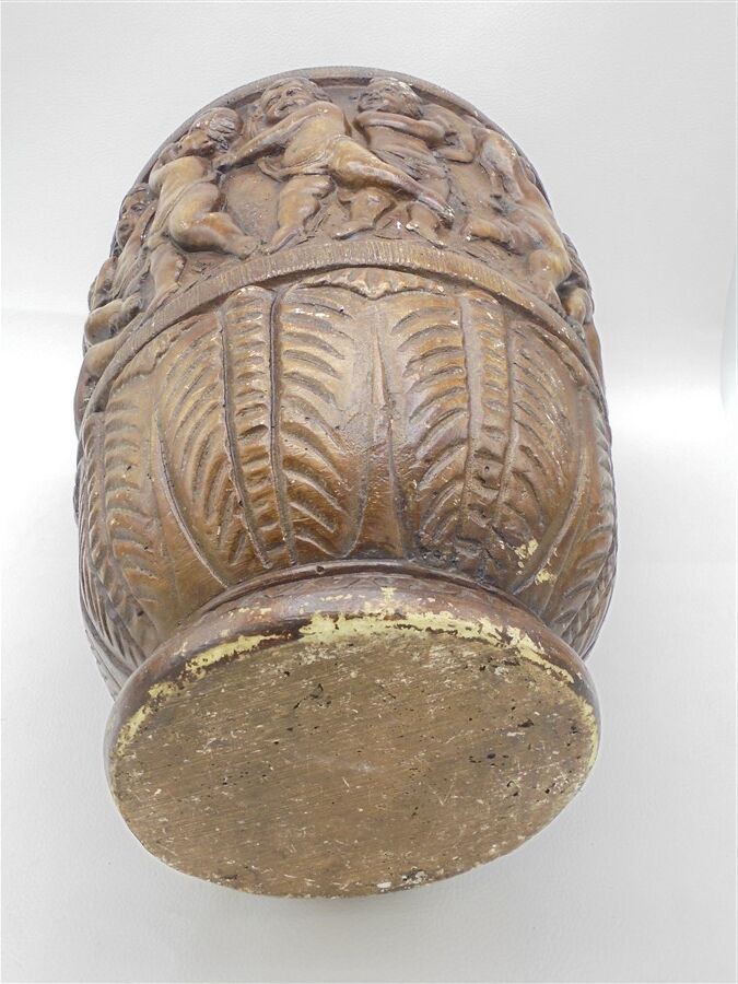 Plaster vase