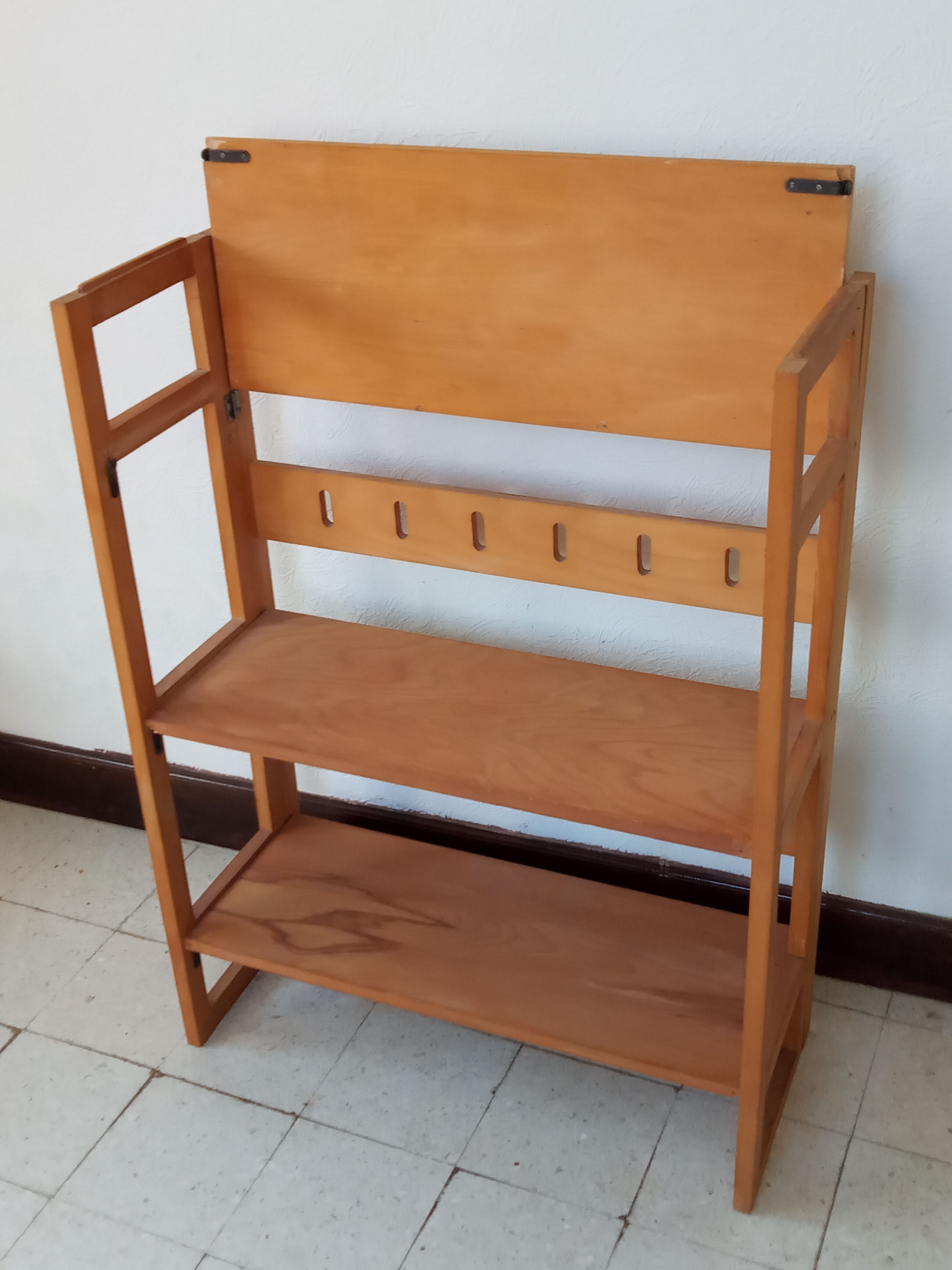 Antique folding shelf of bookseller
