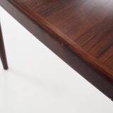Table ovale, recouverte de placage de palissandre, années 70