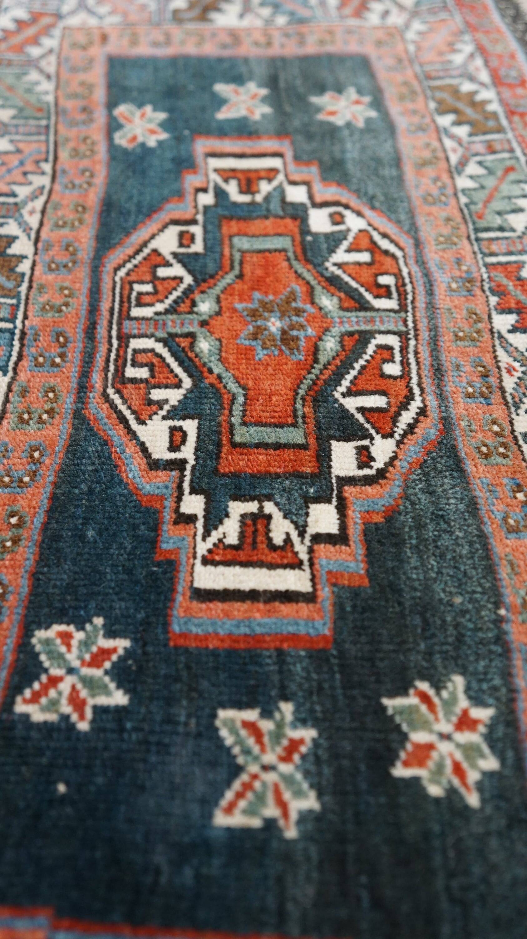 Vintage oriental style rug/runner 102x38 cm