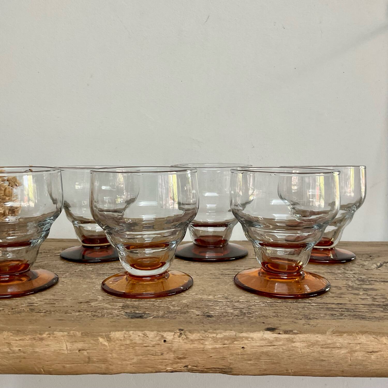 6 vintage glasses with amber feet