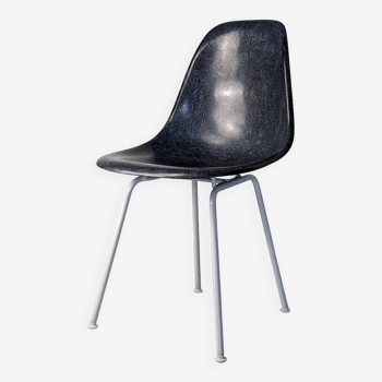 DSX fiber chair by Charles & Ray Eames for Herman Miller, circa 1975