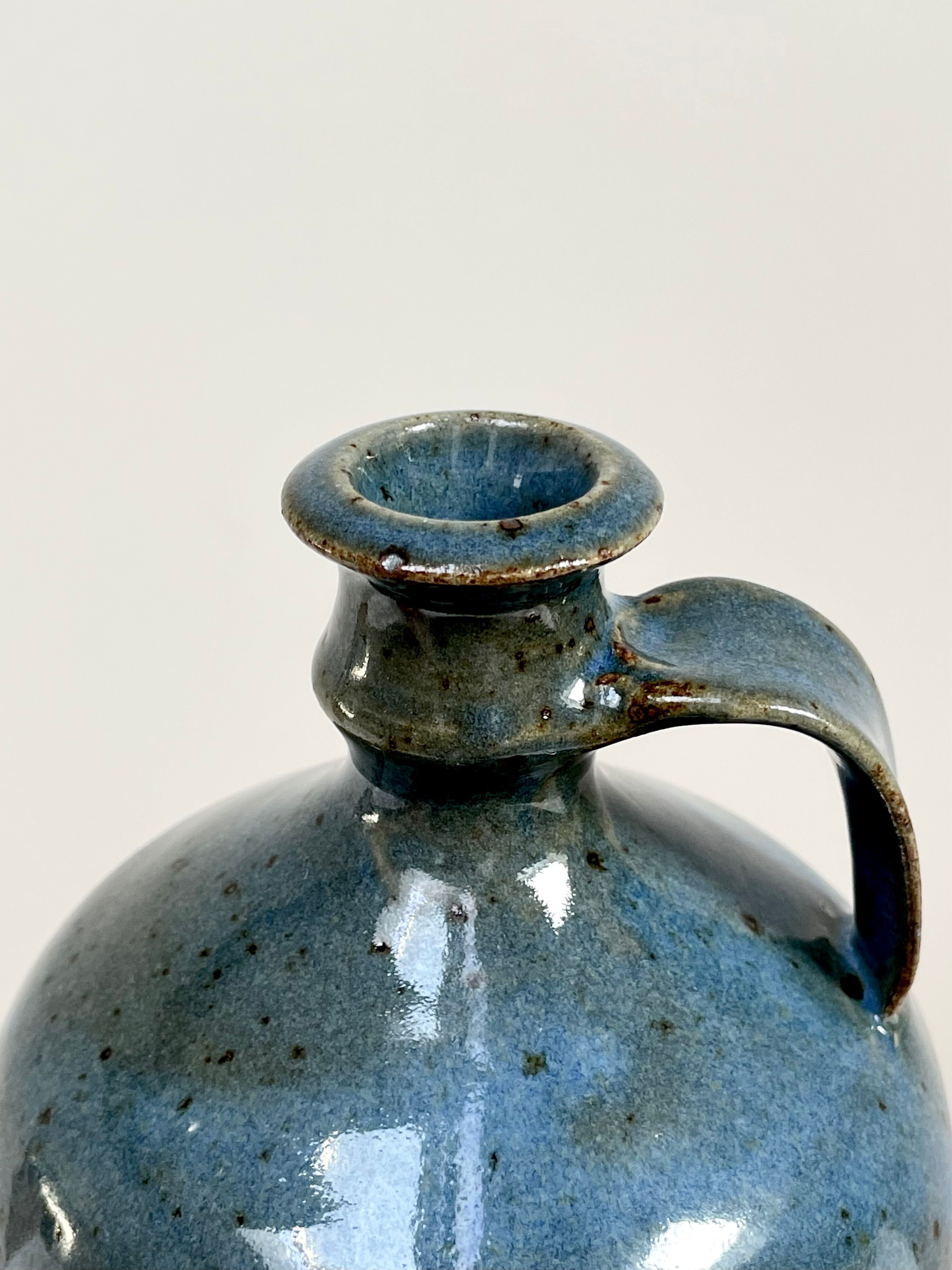 Blue pyrity sandstone vase