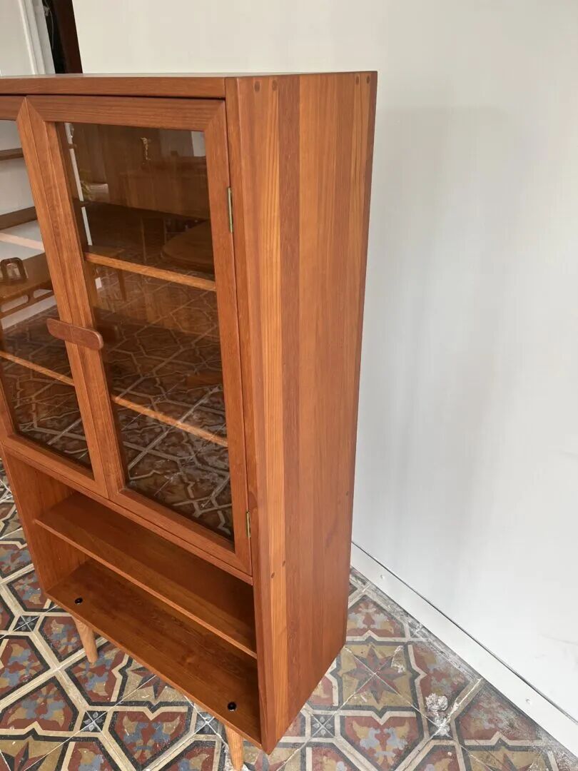 Dyrlund display cabinet