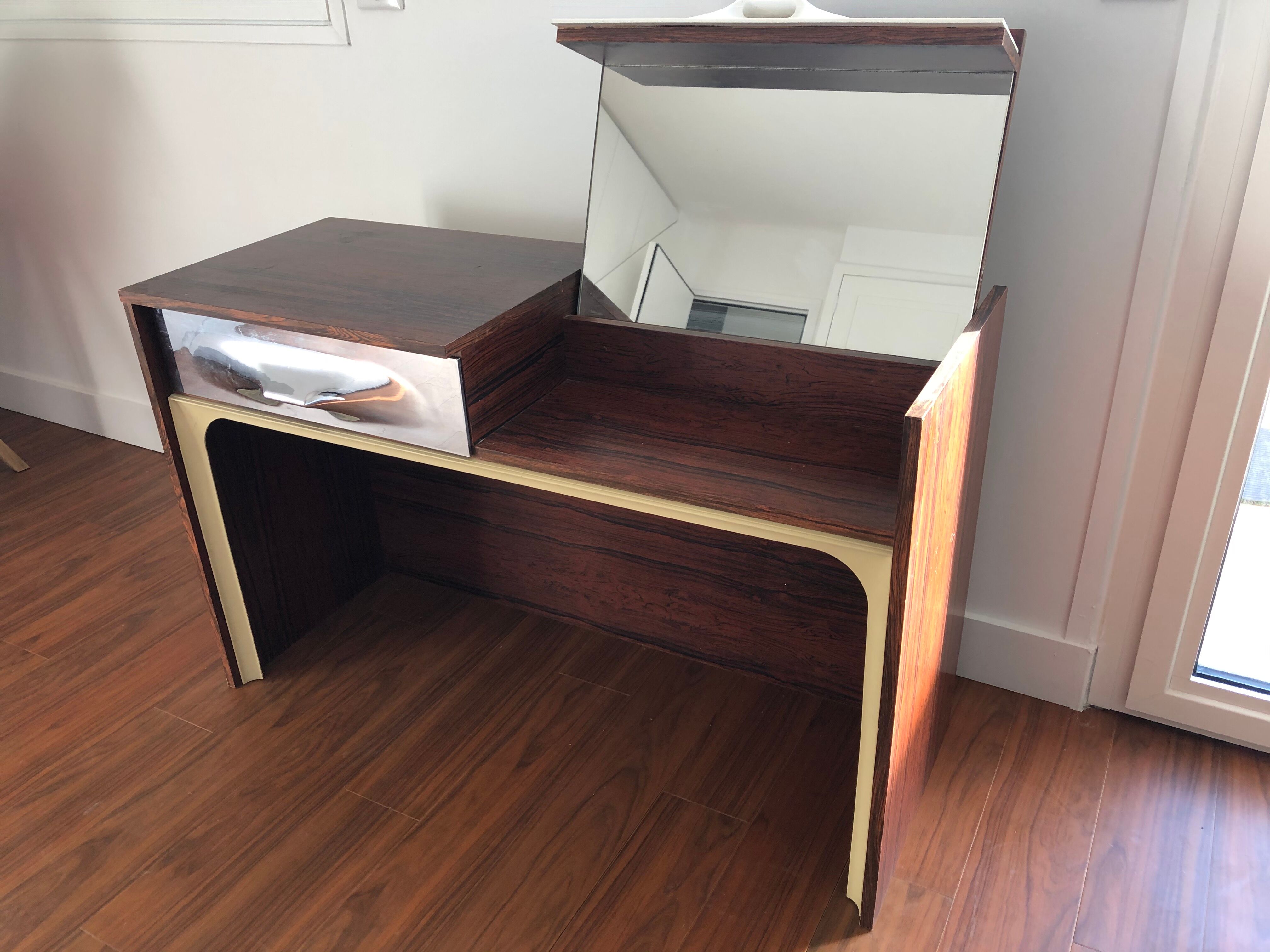 Hairdresser Raymond Loewy