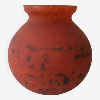 Vase boule Art Déco en pâte de verre orange