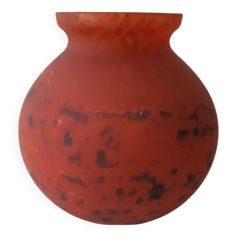 Vase boule Art Déco en pâte de verre orange