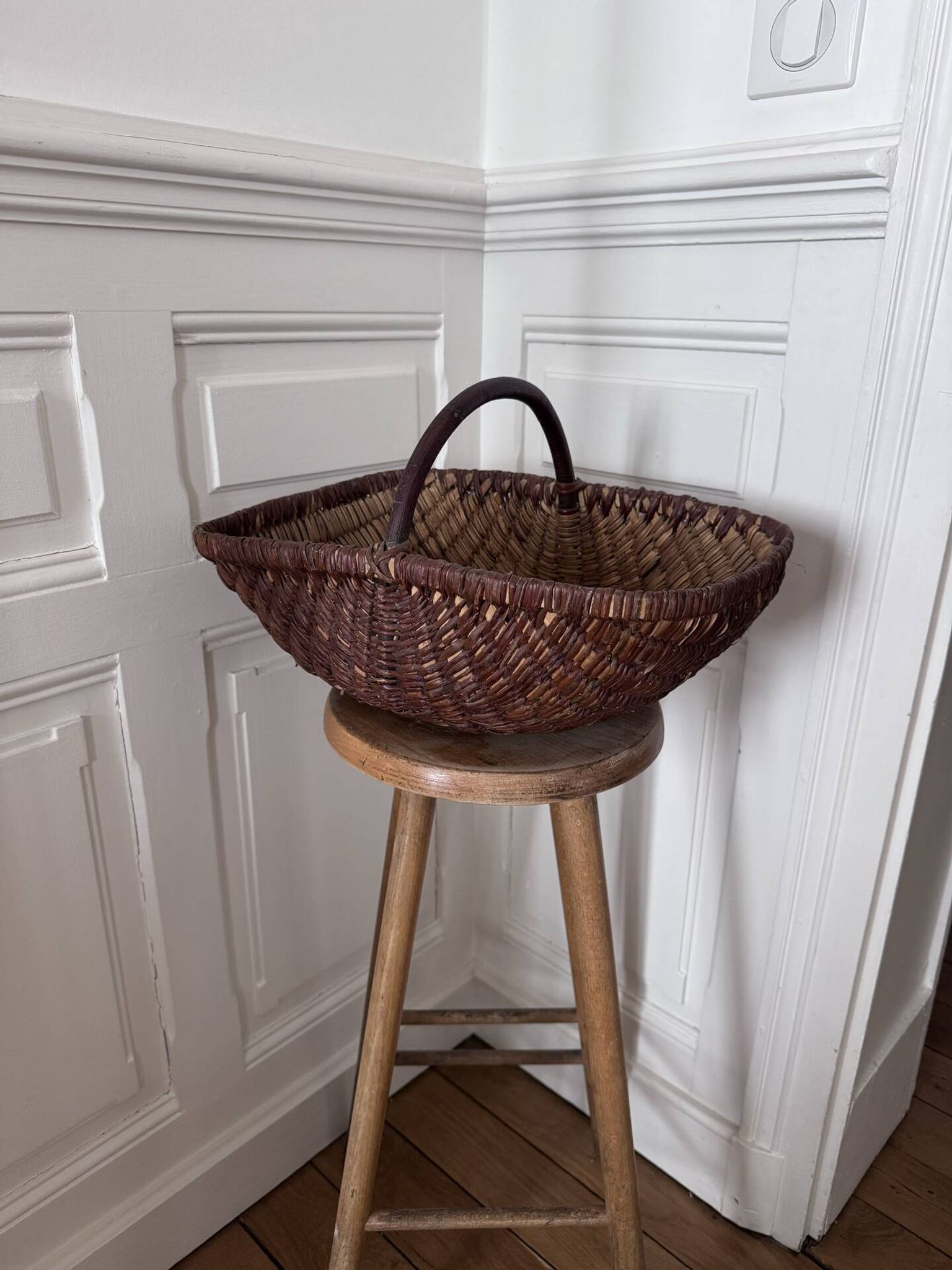 Ancien panier à récolte en osier