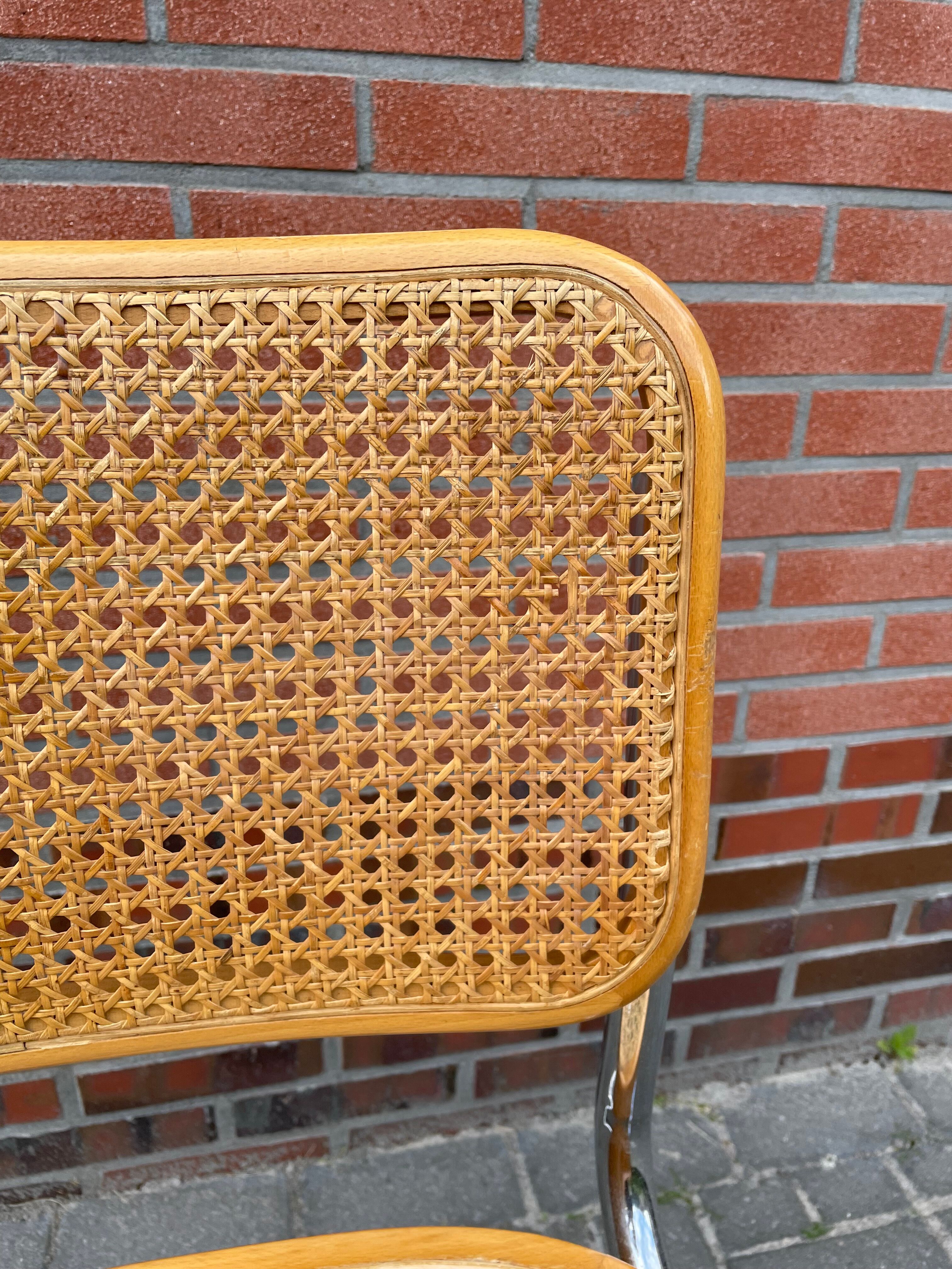 Ensemble de 4 Chaises vintage modèle Cesca B32 en chrome et bois
