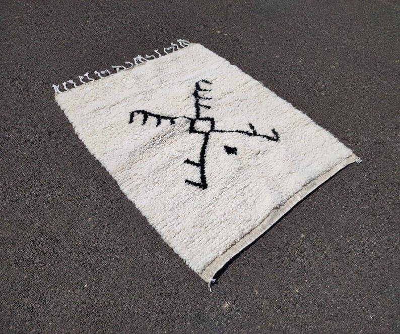 Small traditional handmade Berber rug 100-200 cm