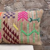 Handmade Moroccan Kilim cushion cover: Bohemian decorative cushion