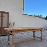 Farm table
