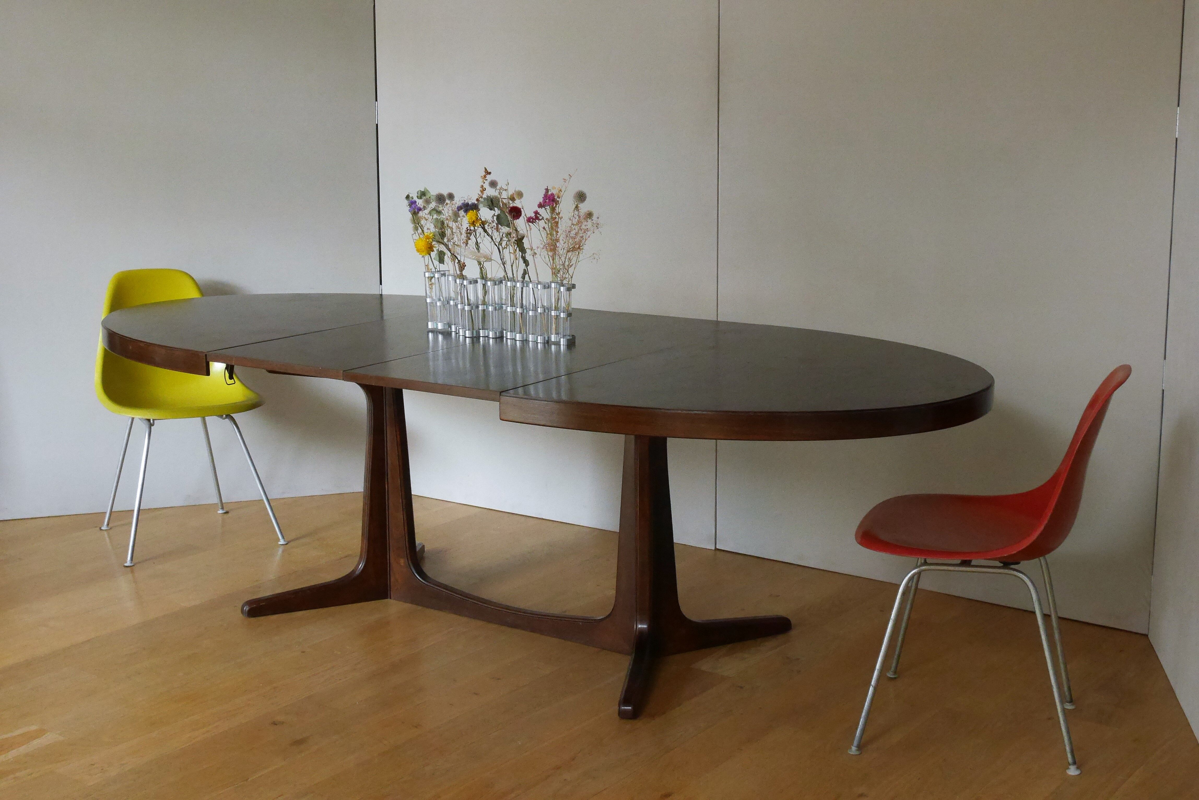 Extendable oval elm table with Baumann extensions