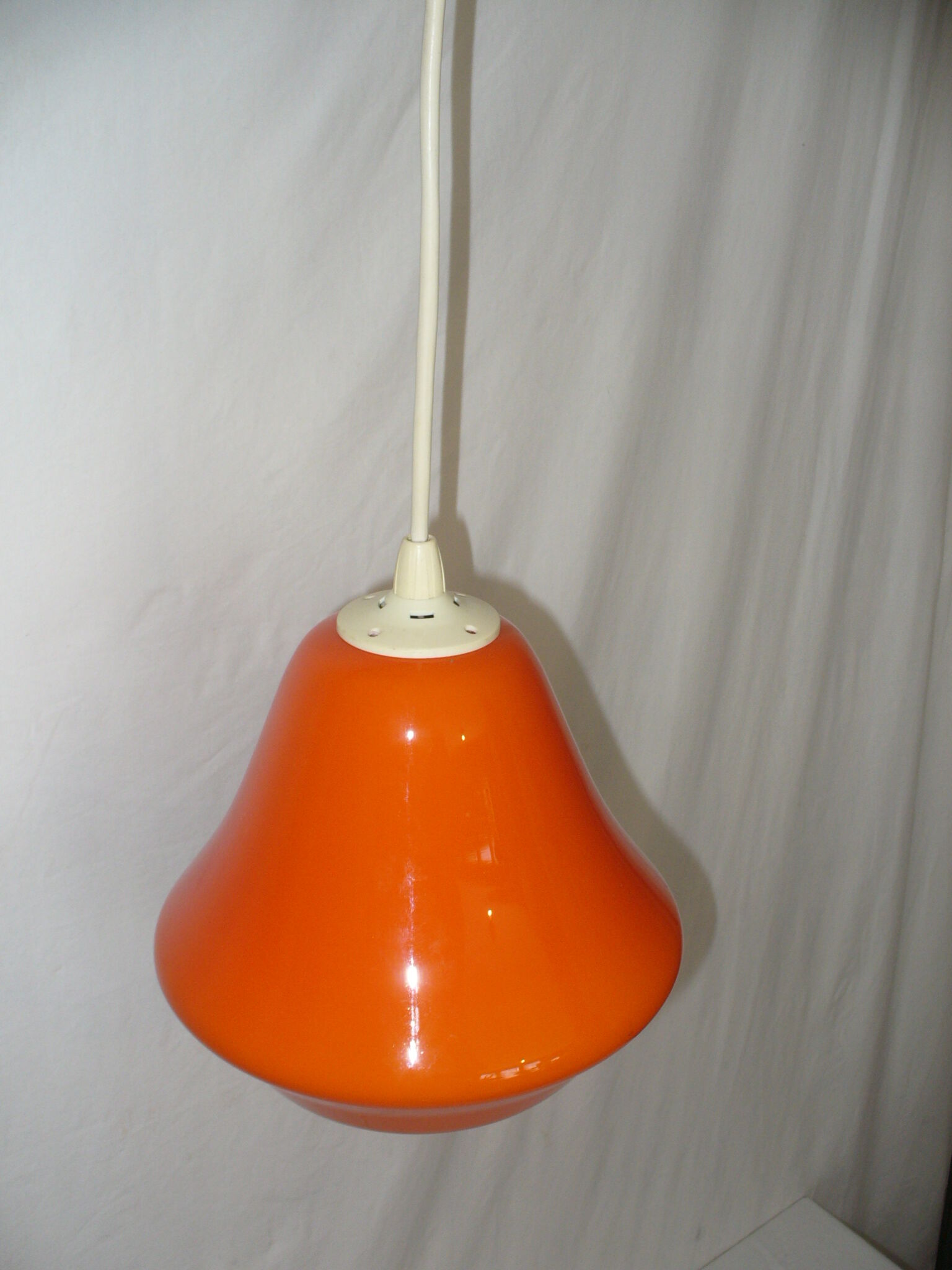 Pear suspension from the 60s - 70s