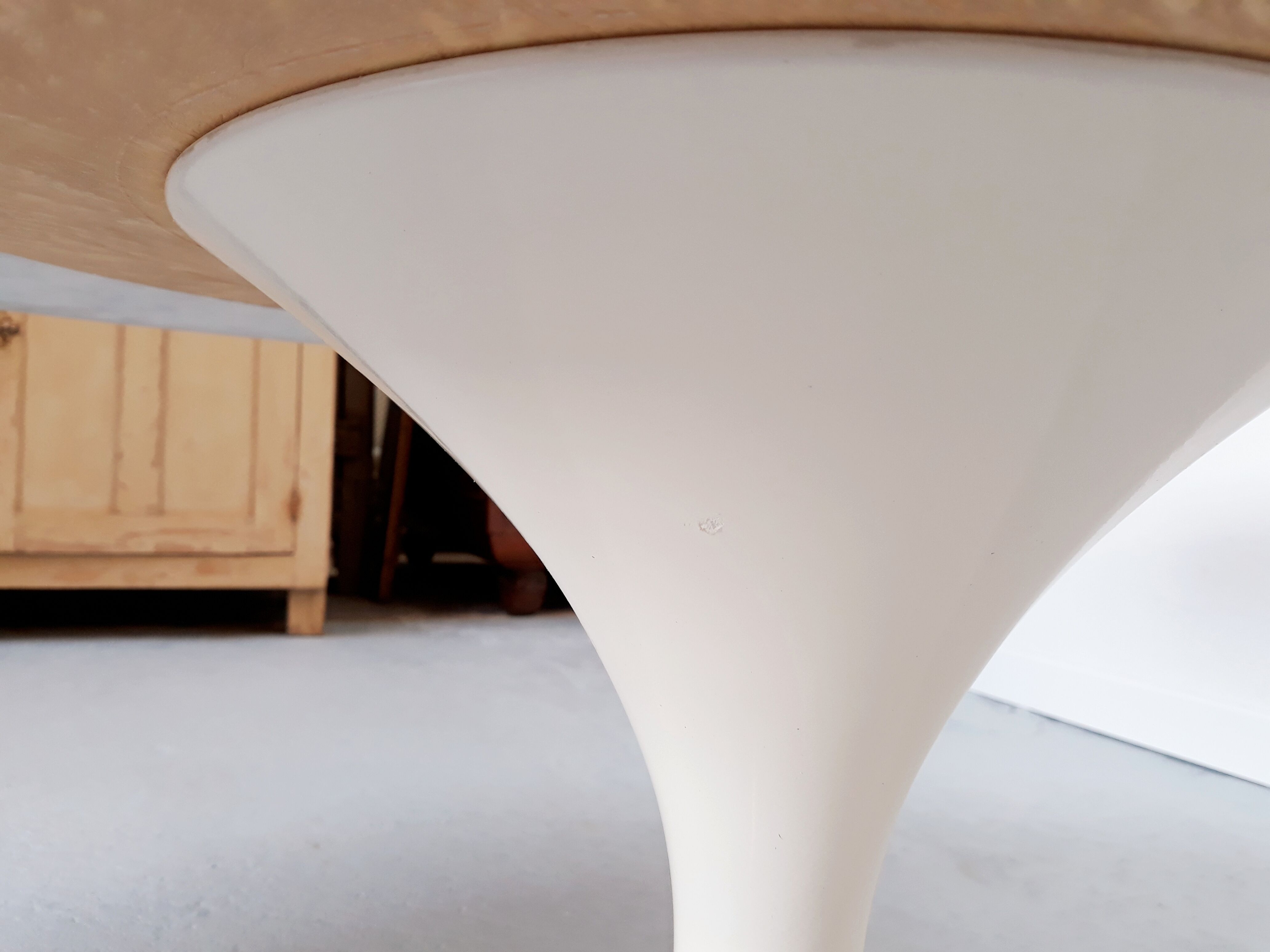 Tulip coffee table by Eero Saarinen for Knoll International