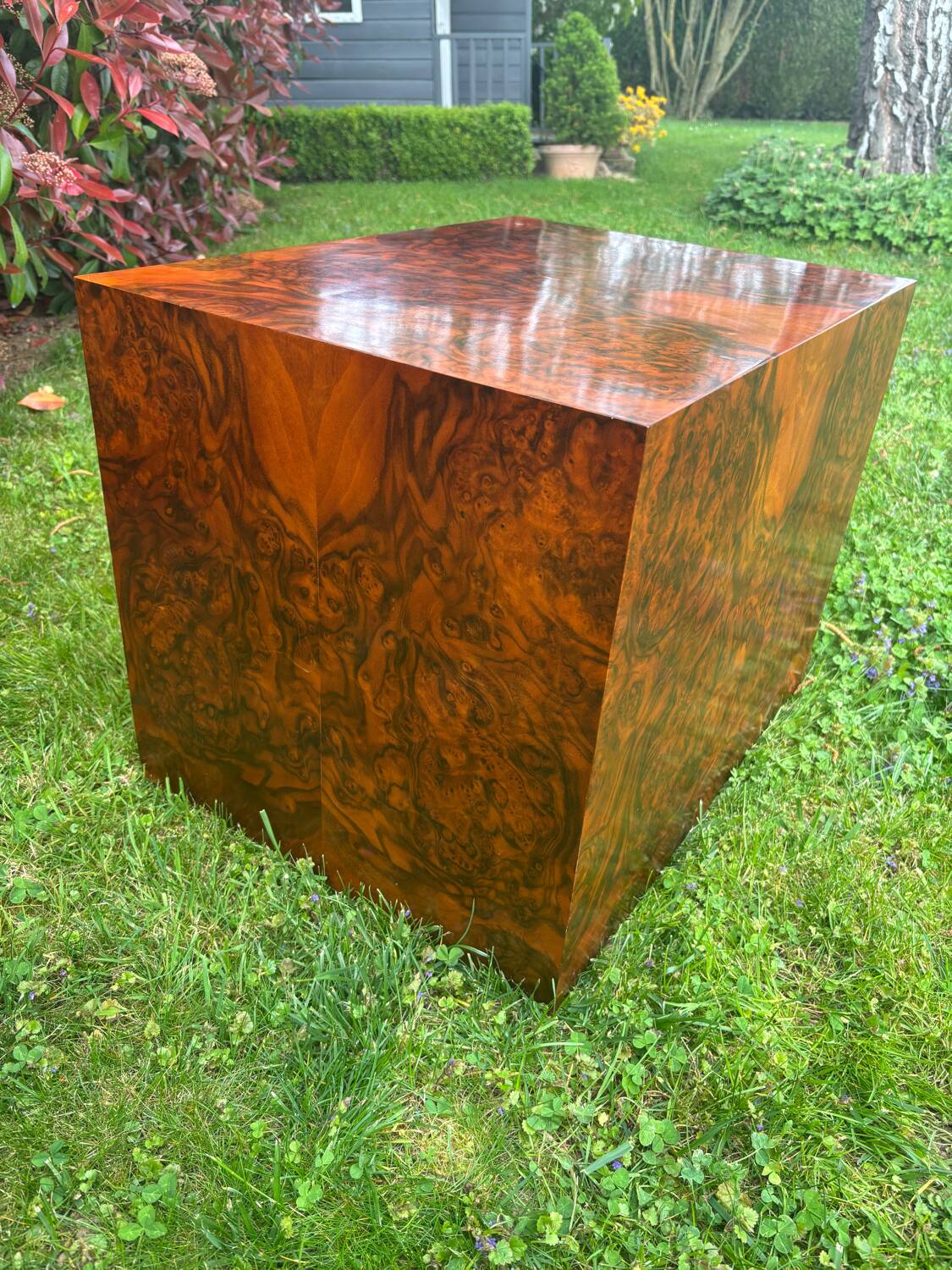 Vintage bramble wood cube