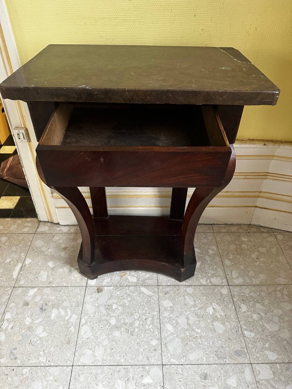 Console époque Restauration en Acajou et marbre