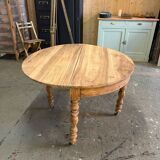 Half-moon folding table in walnut