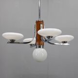 Lustre Art Déco en chrome et noyer avec abat-jour en verre opale, Tchécoslovaquie, 1