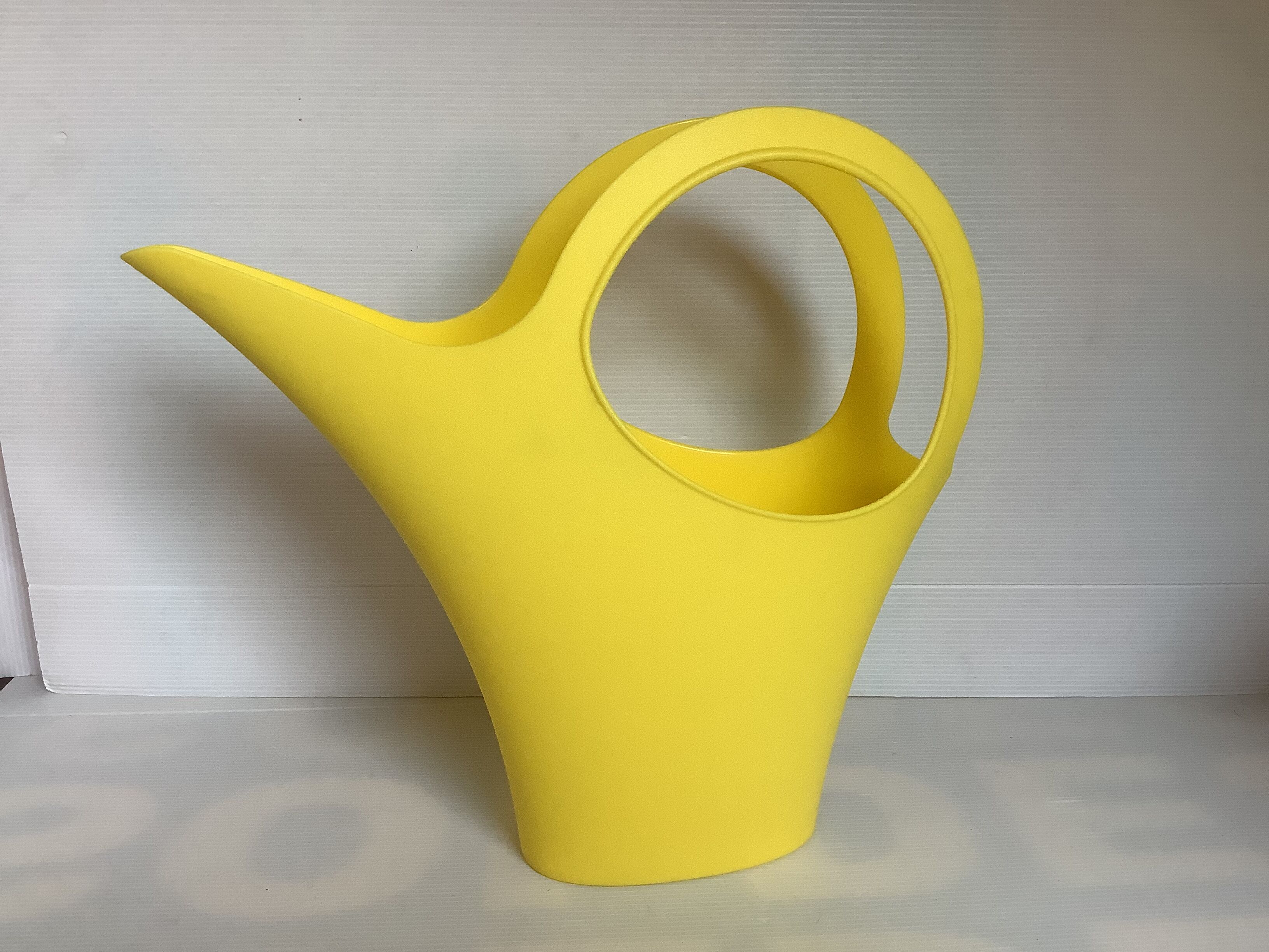 Arrosoir jaune koziol de 2008 made in Germany