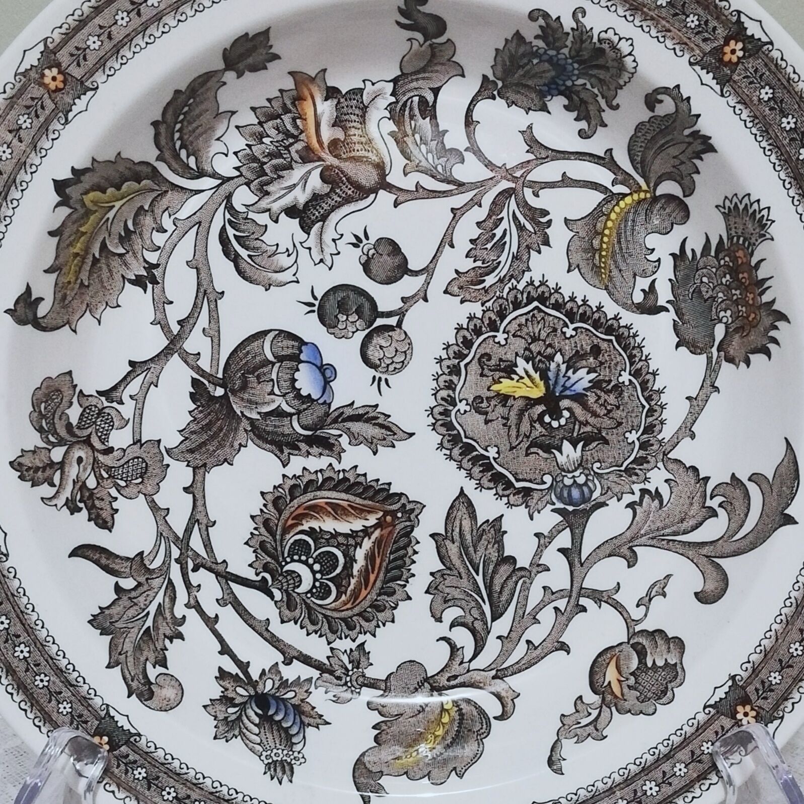 Hollow dish 22cm Ridgway Staffordshire pattern "Jacobean"