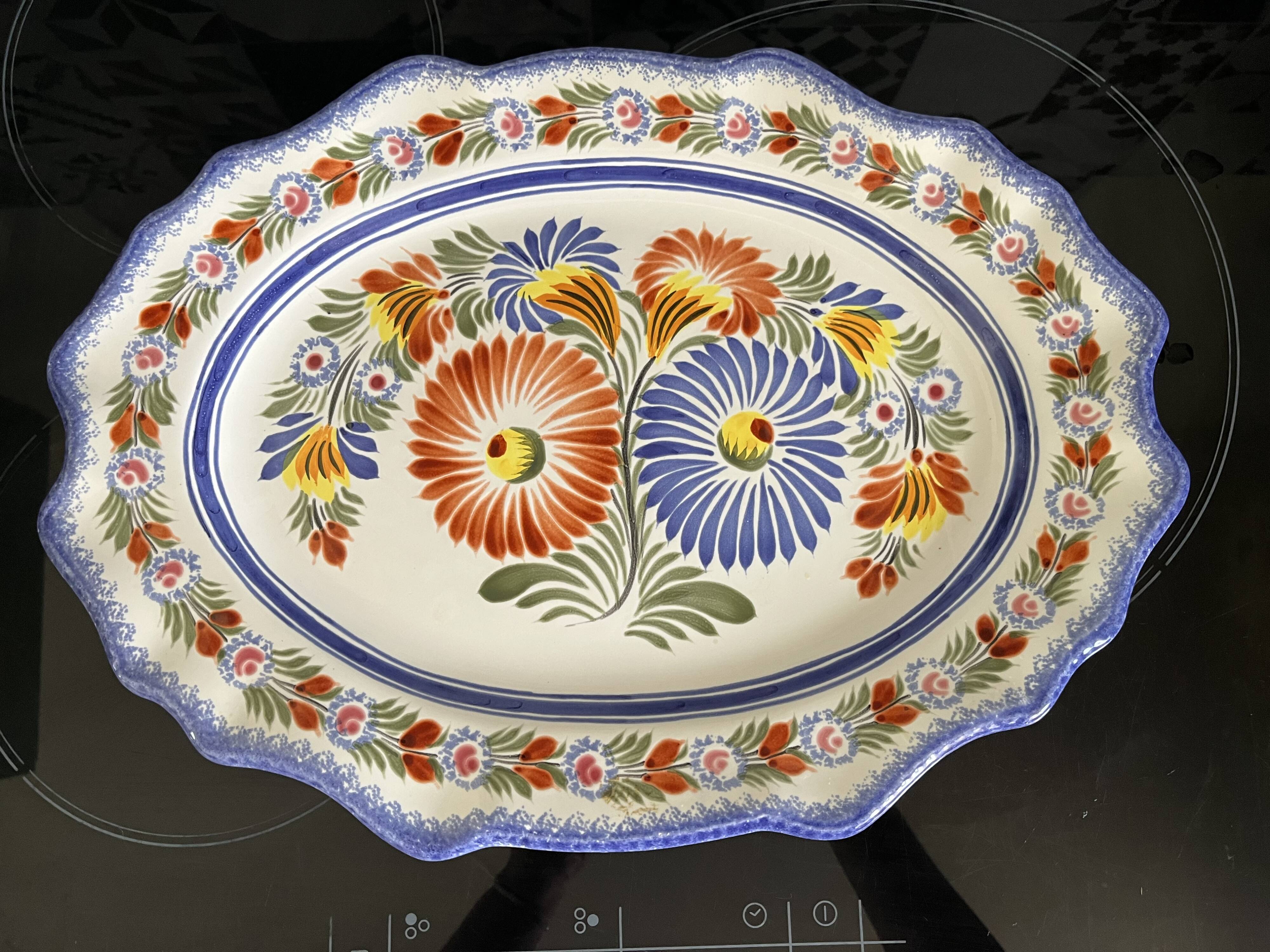 Soup tureen
