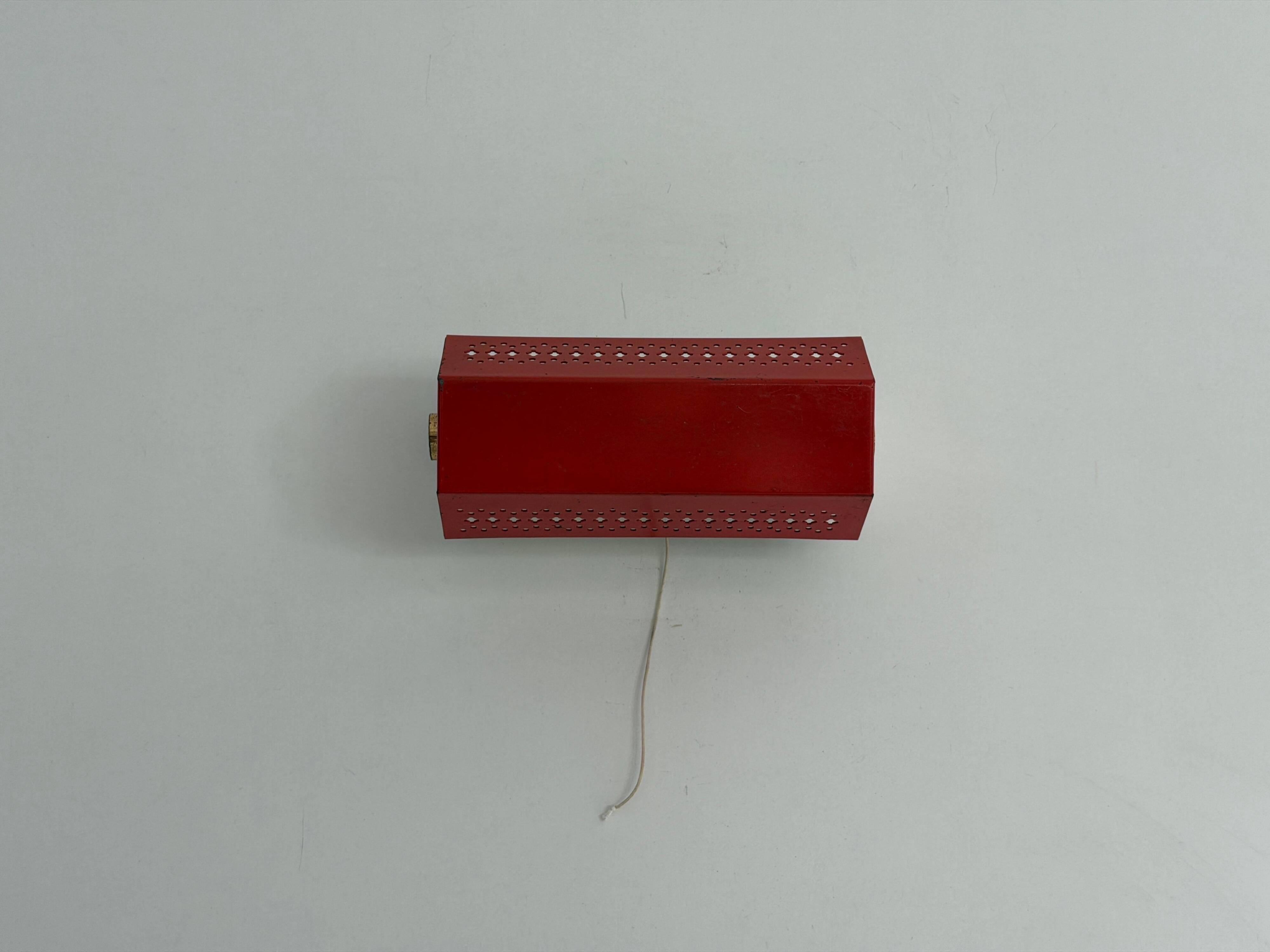 Applique en métal rouge du milieu du siècle par N Leuchten, 1960, Allemagne
