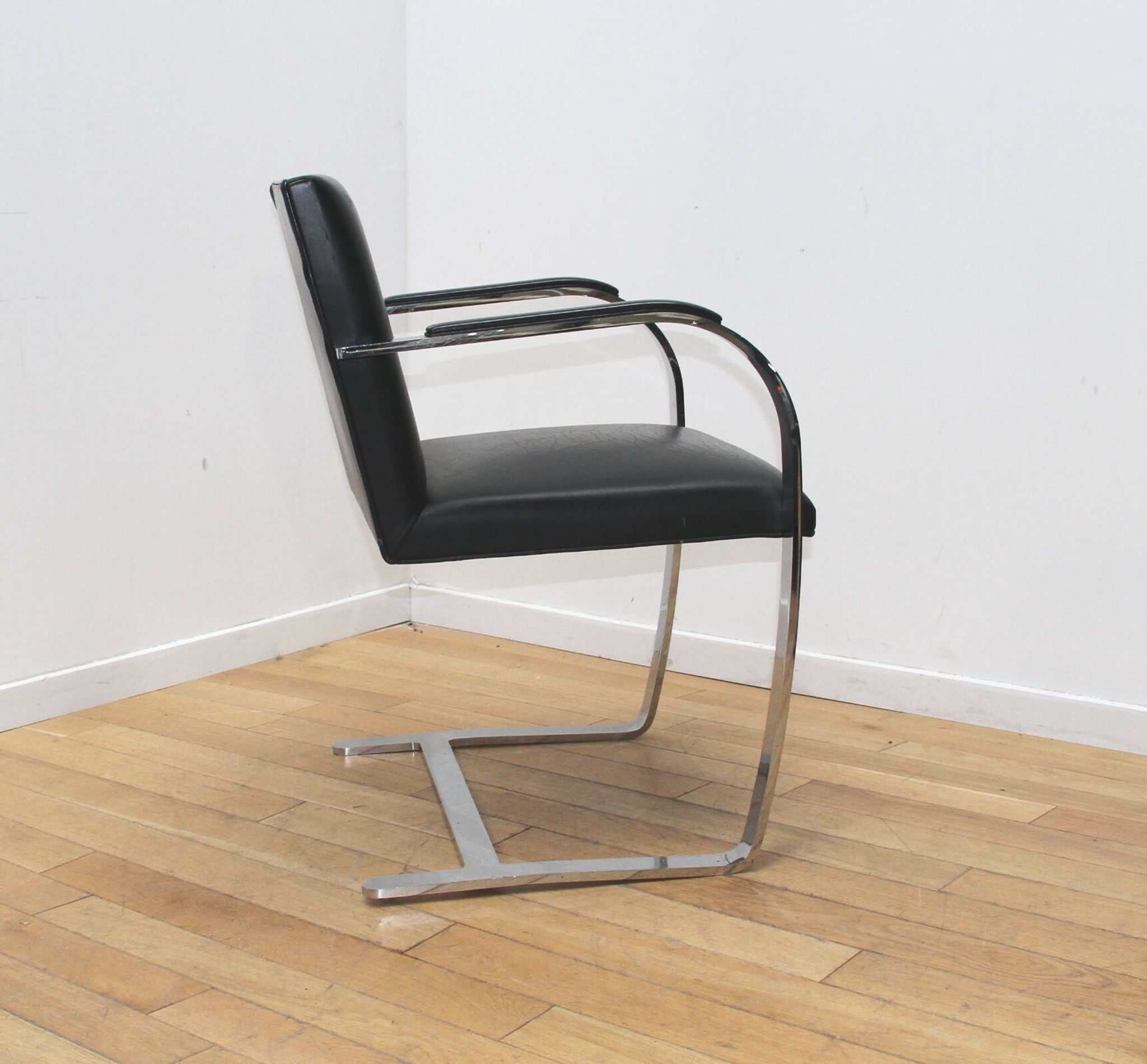 Paire de fauteuils BRNO, Knoll