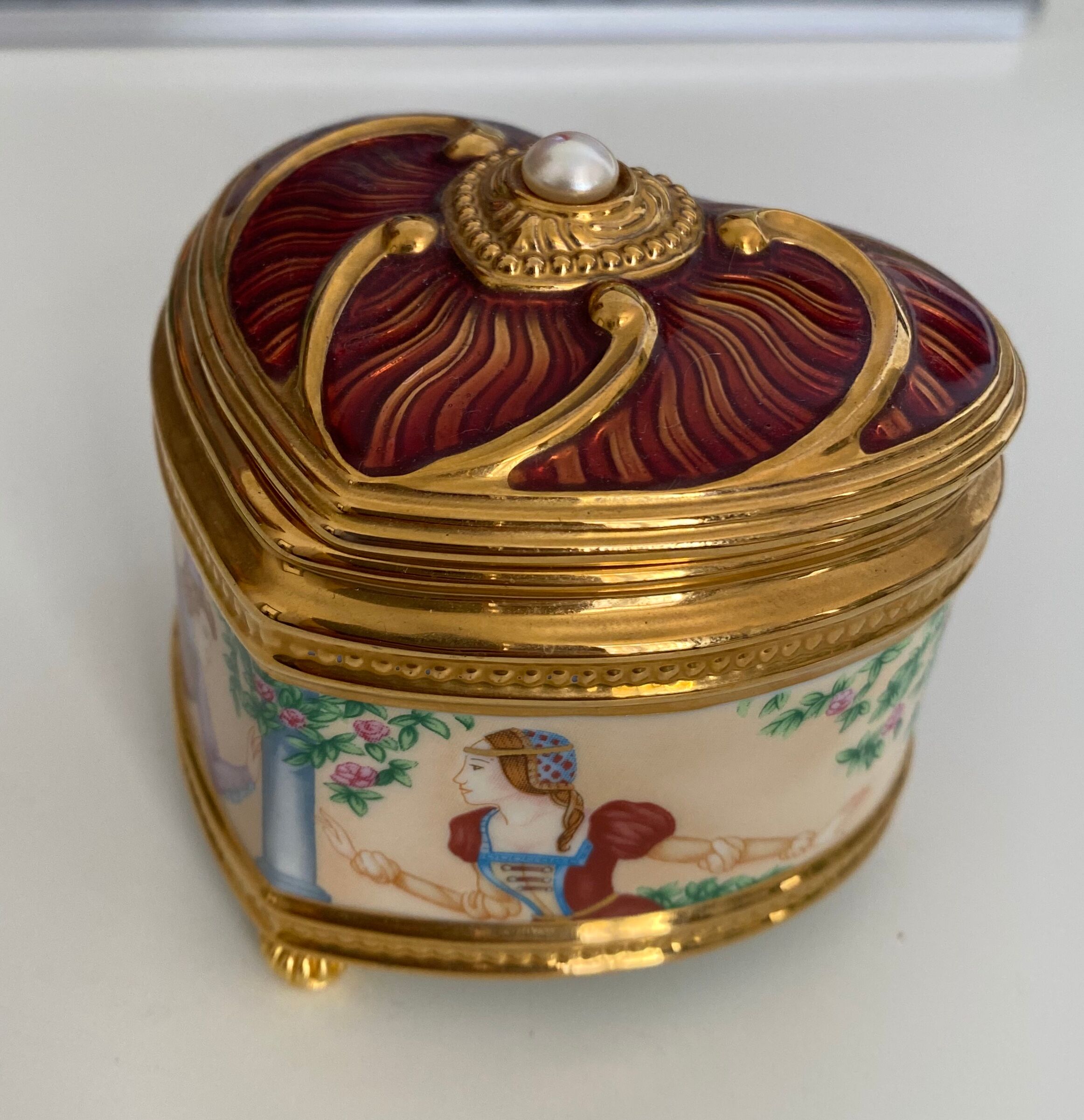 Romeo and Juliet musical jewelry box