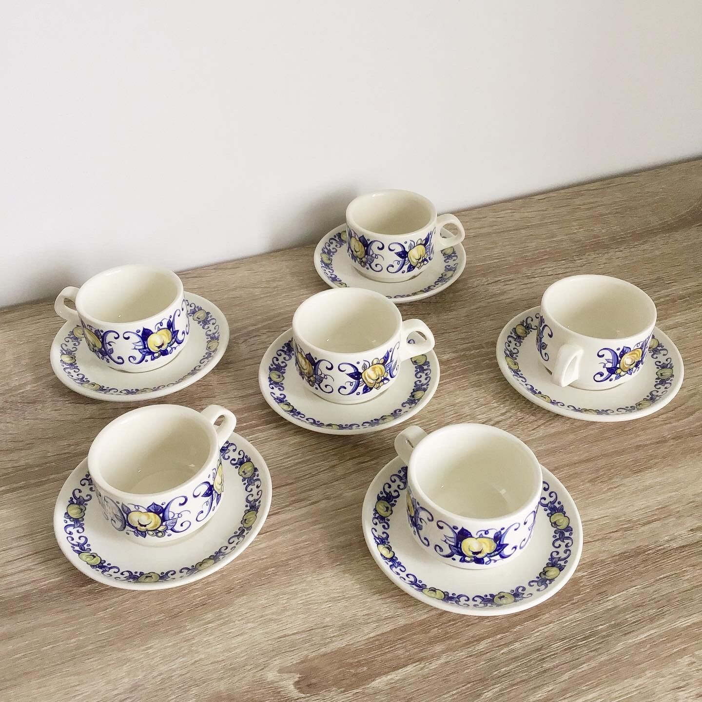 Set of six cups six saucers and a tray Villeroy and Boch Cadiz