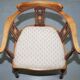 Chaise en noyer Edwardian à dossier courbé avec incrustation de nacre style Arts and Crafts