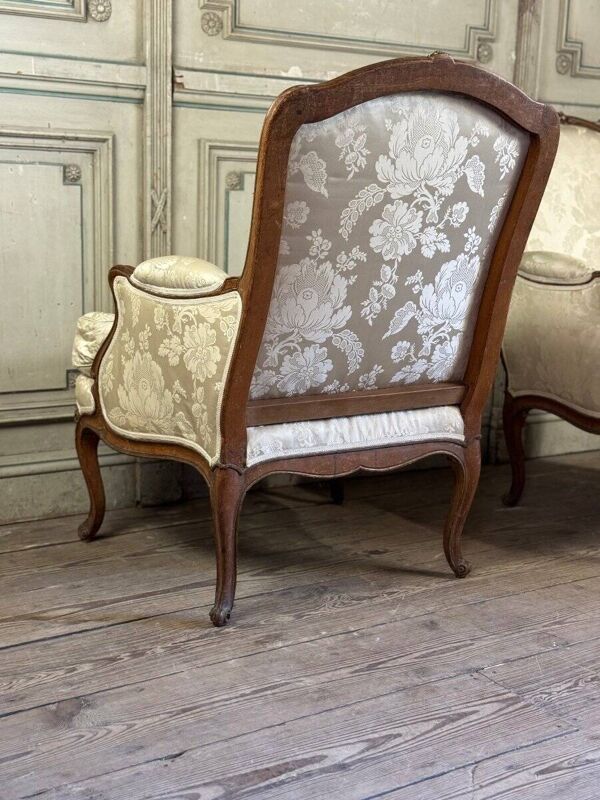 Paire de grandes bergères Louis XV estampillée Nicolas Quinibert Foliot, Paris XVIIIème siècle
