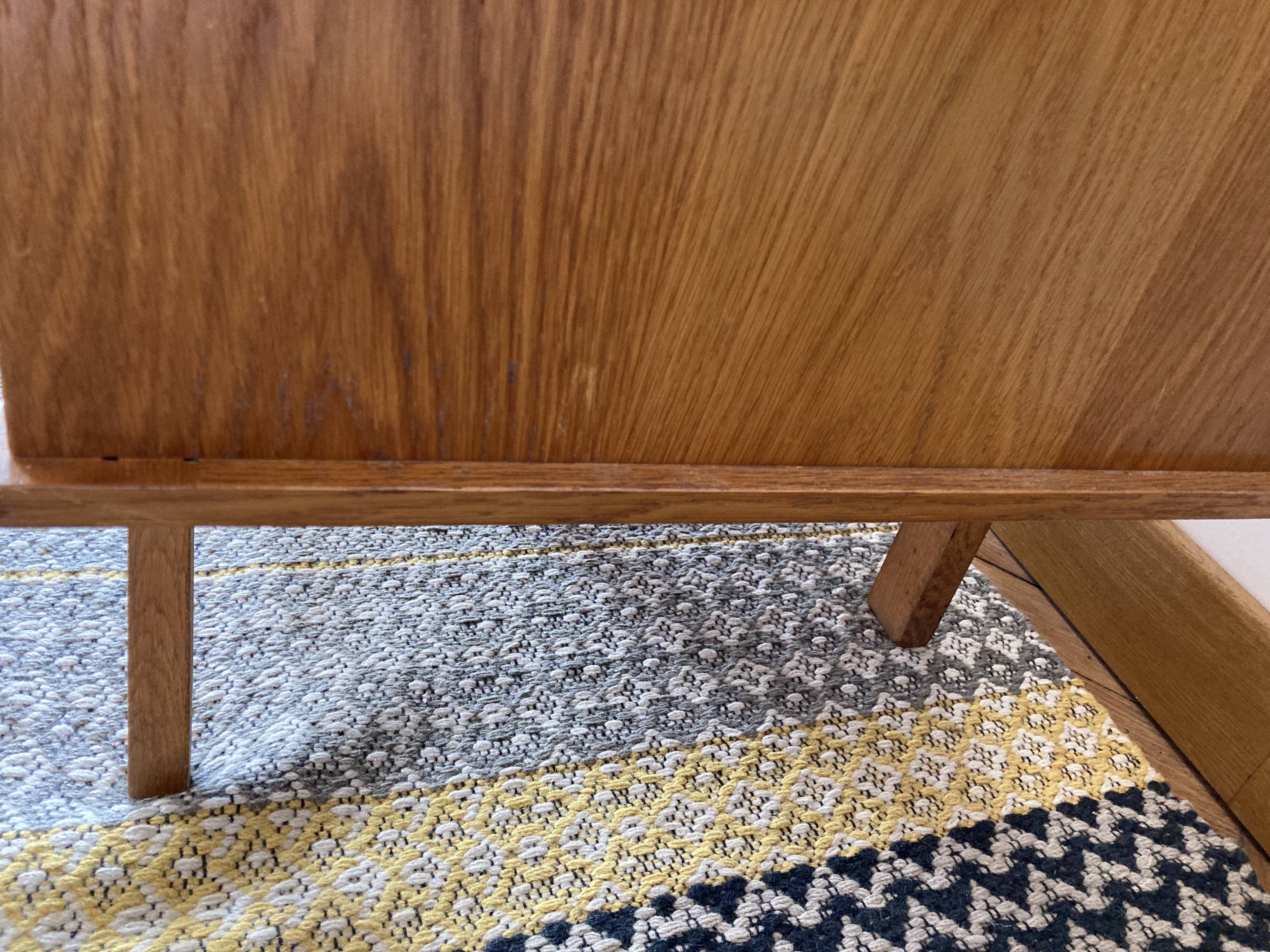 Wardrobe sliding doors compass feet