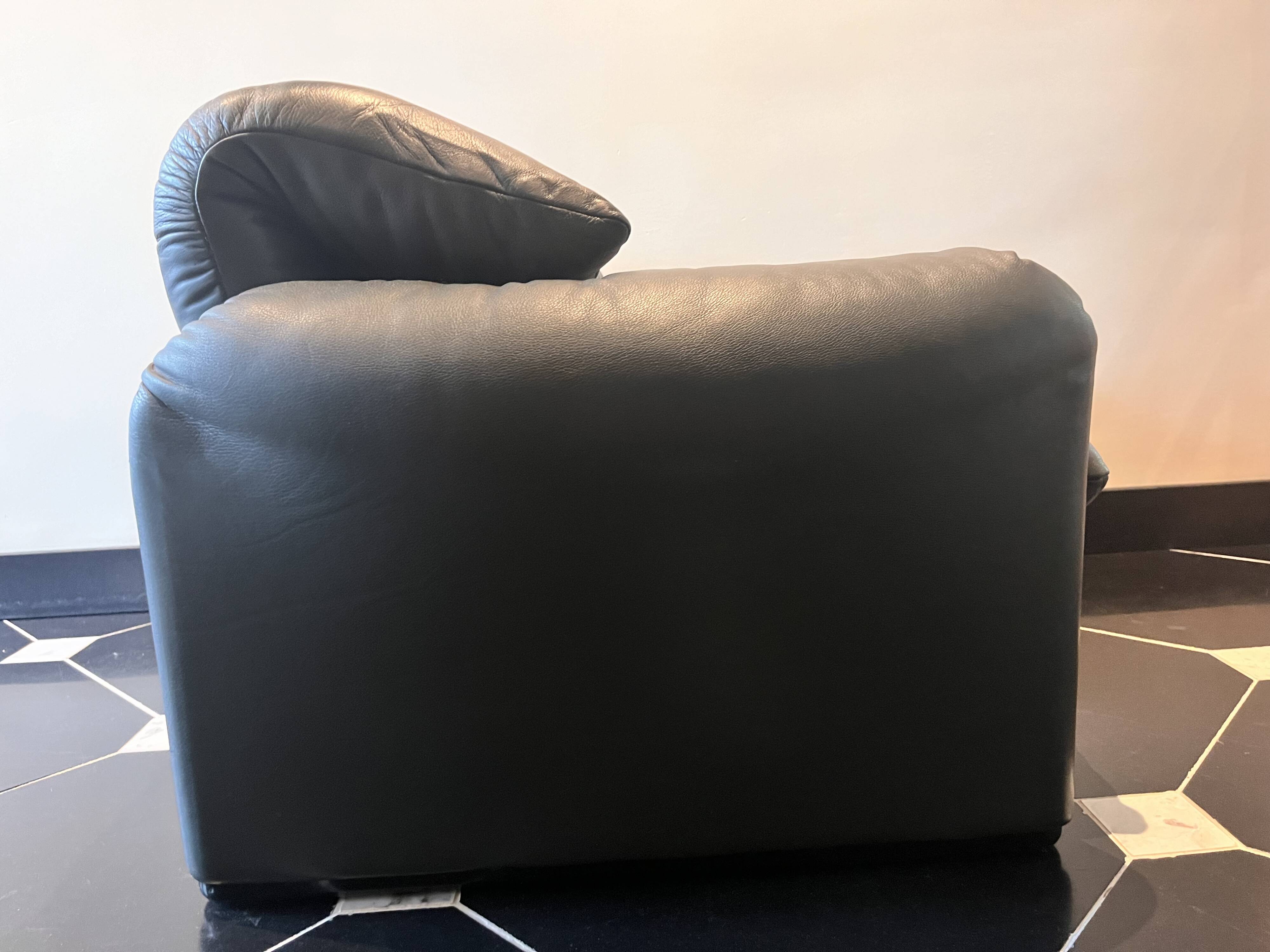 Vico magistretti, Maralunga for Cassina, in Leather with Footrest