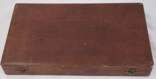 12 table knives model Baguette, golden handles, excellent condition.