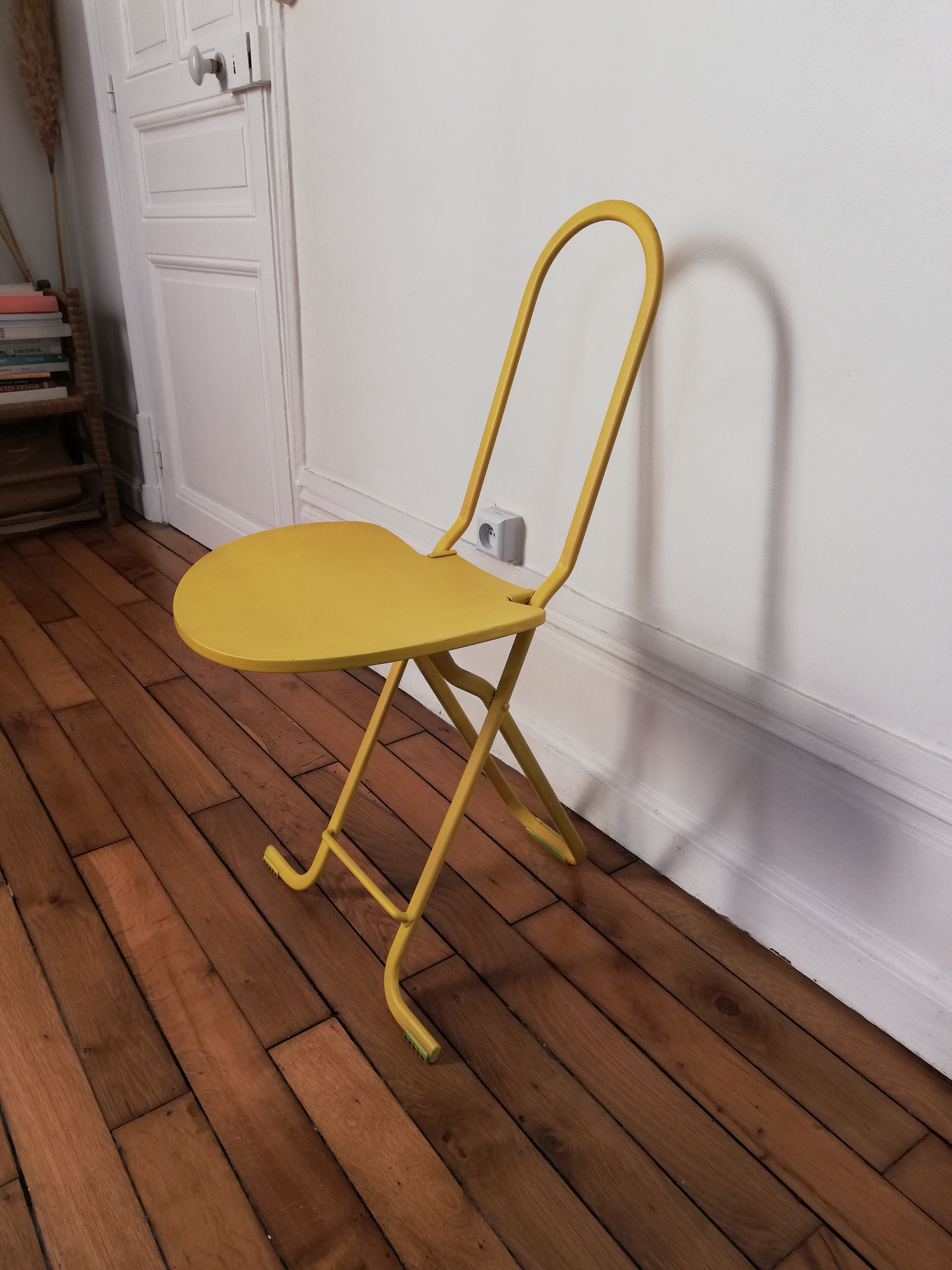 Metal folding chair