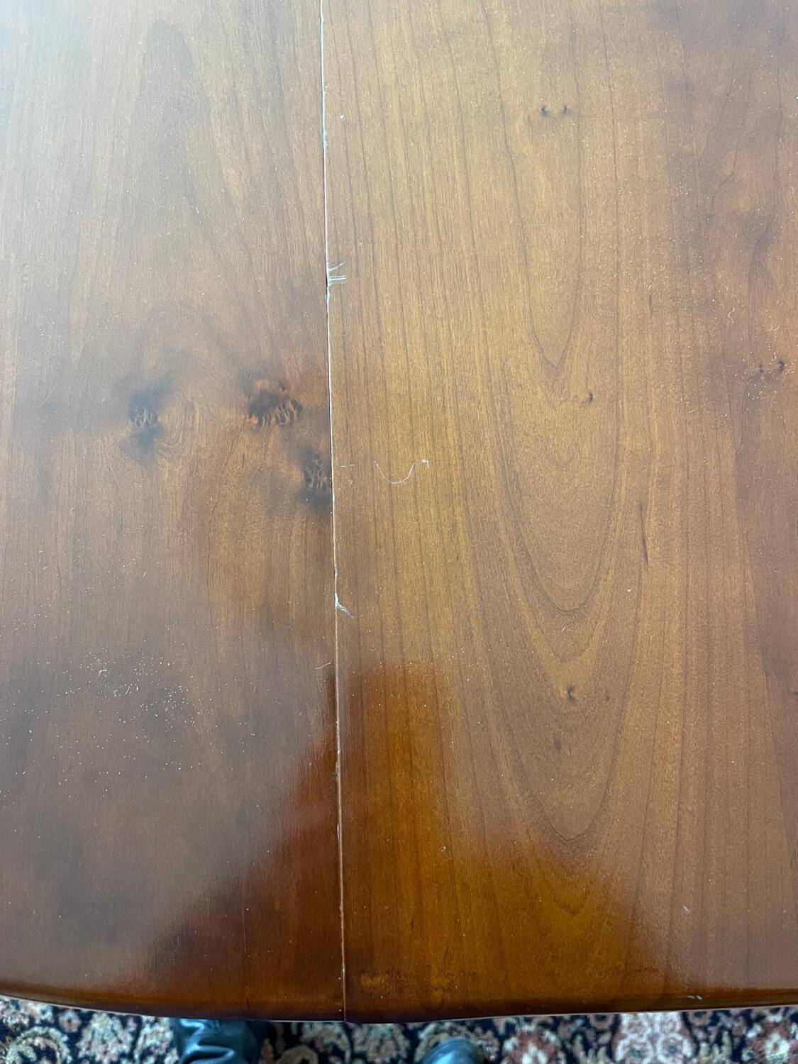 Table en bois ovale 6/8 personnes et 4 chaises art déco