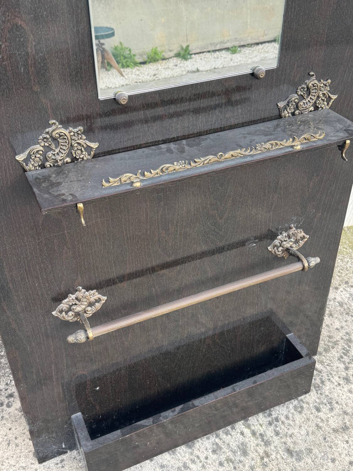 Entrance wardrobe brass handles