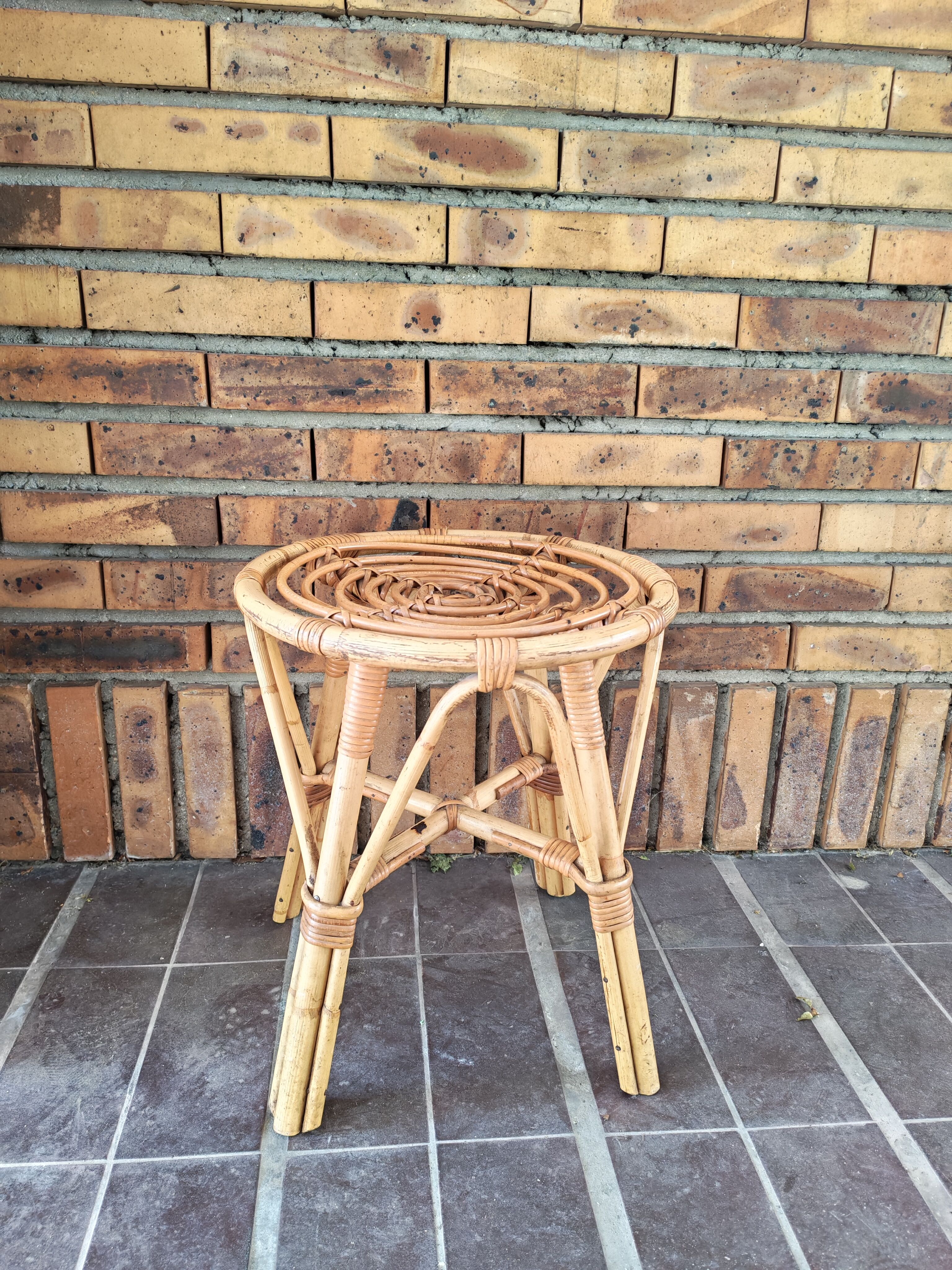 Spiral stool in bamboo rattan in the style of Jean Royère.