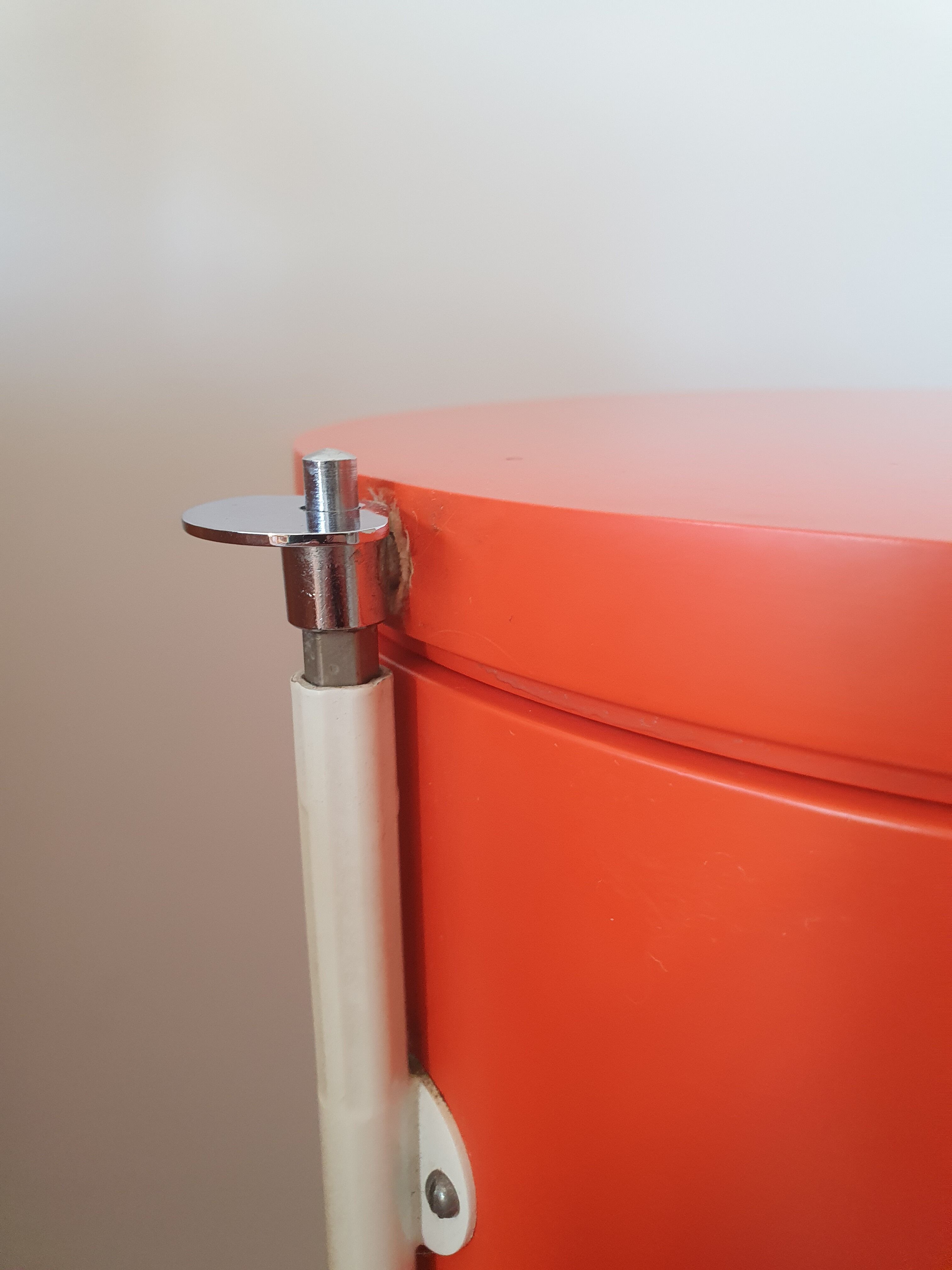 Vintage hairdresser orange year 60