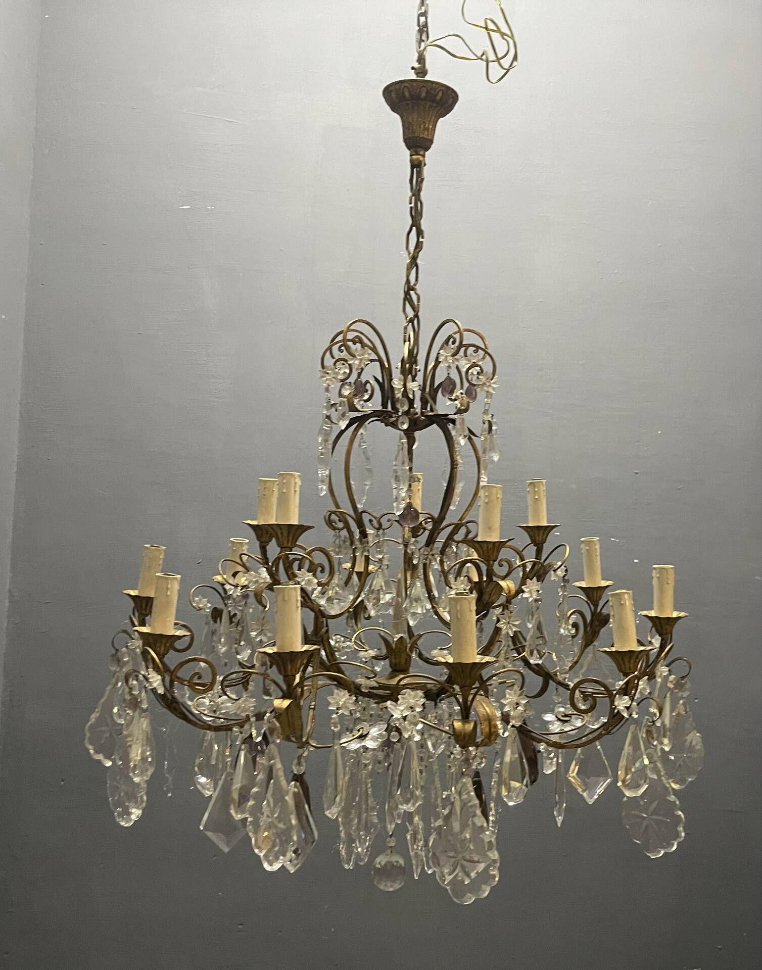 Large Florentine Tole Chandelier with Murano Glass Flowers, Italy, 195