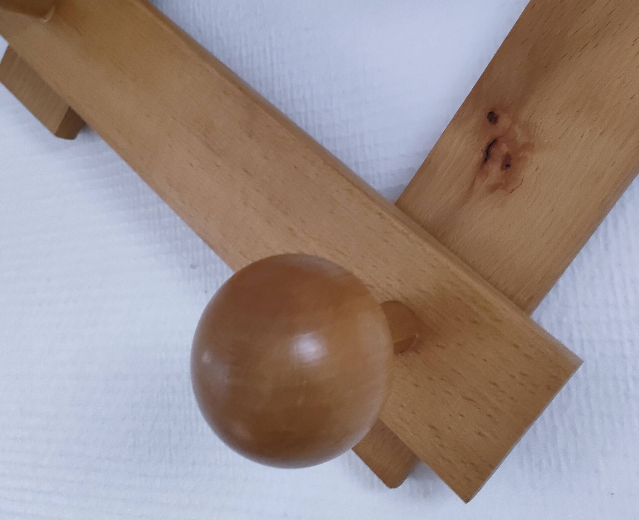 Solid pine crossbar coat rack from the 90s